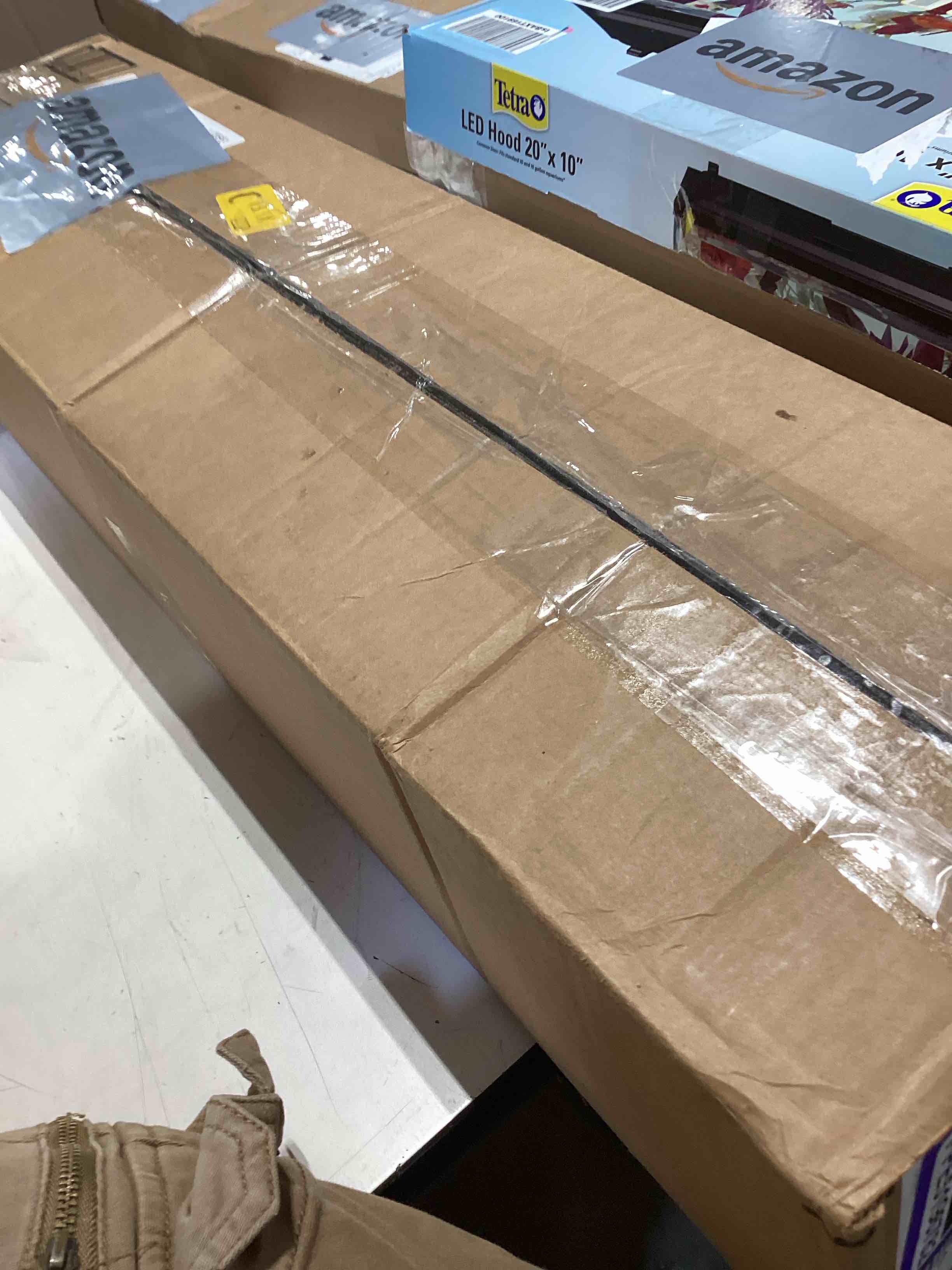 Condition photo showing Good Condition for incomplete…6 pieces 18" magnetic tool holder strip, red magnet bar, metal tool organizer rack for garage organization, easy to install in workshop, mounting screws included red 6pc 18"