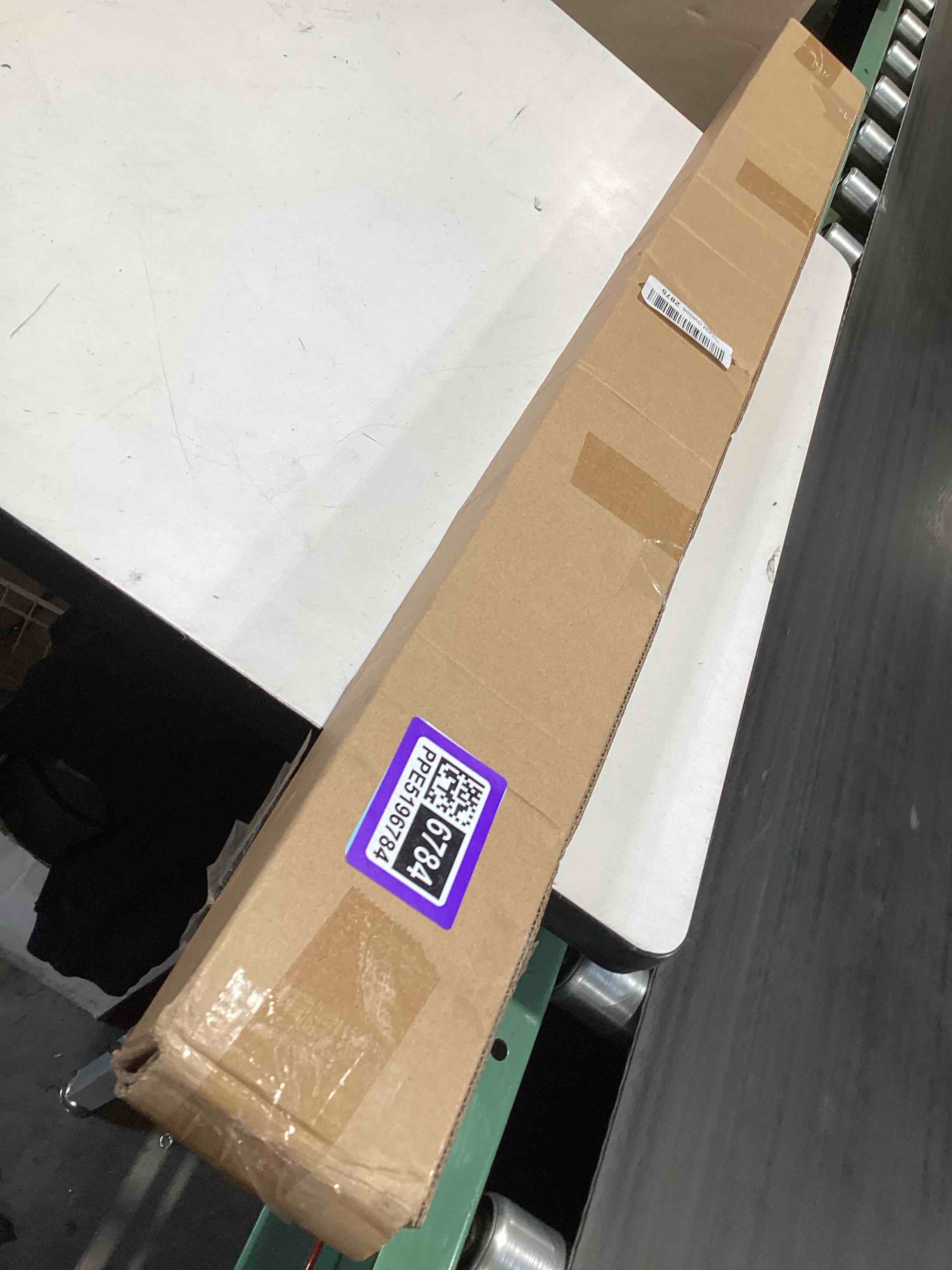 Condition photo showing Good Condition for 1" cordless mini blinds 43" w x 48" h, white vinyl blinds, horizontal light filtering blinds, window blinds for indoor windows, office, kitchen, bathroom and living room. 43"w x 48"h