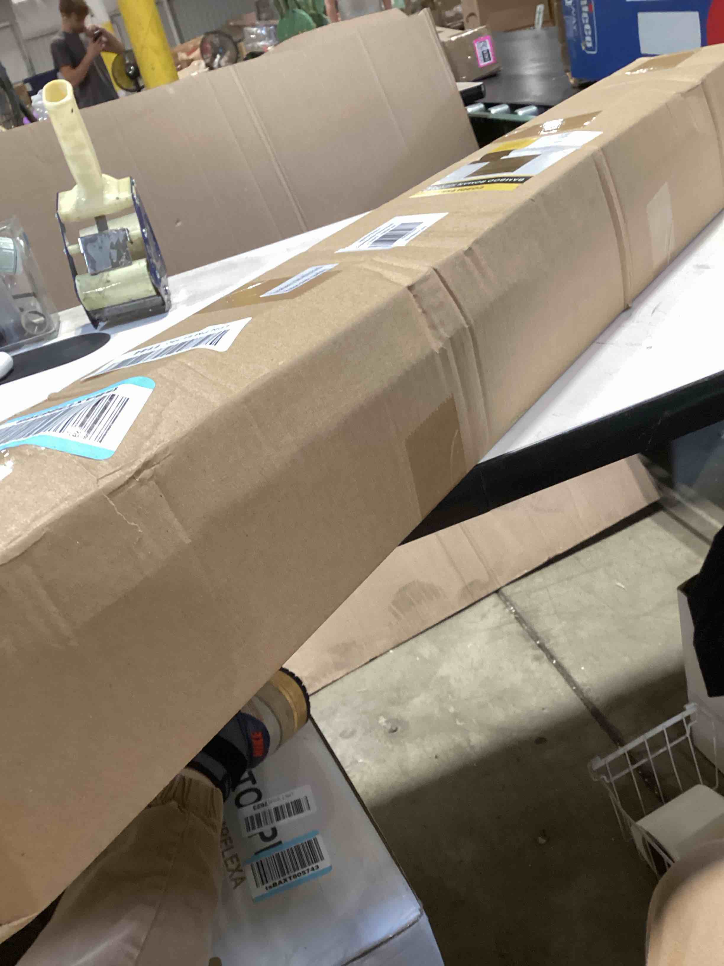 https://s3.amazonaws.com/lotting-images-prod/bidfta/PPE5196805_1780415064056.jpeg