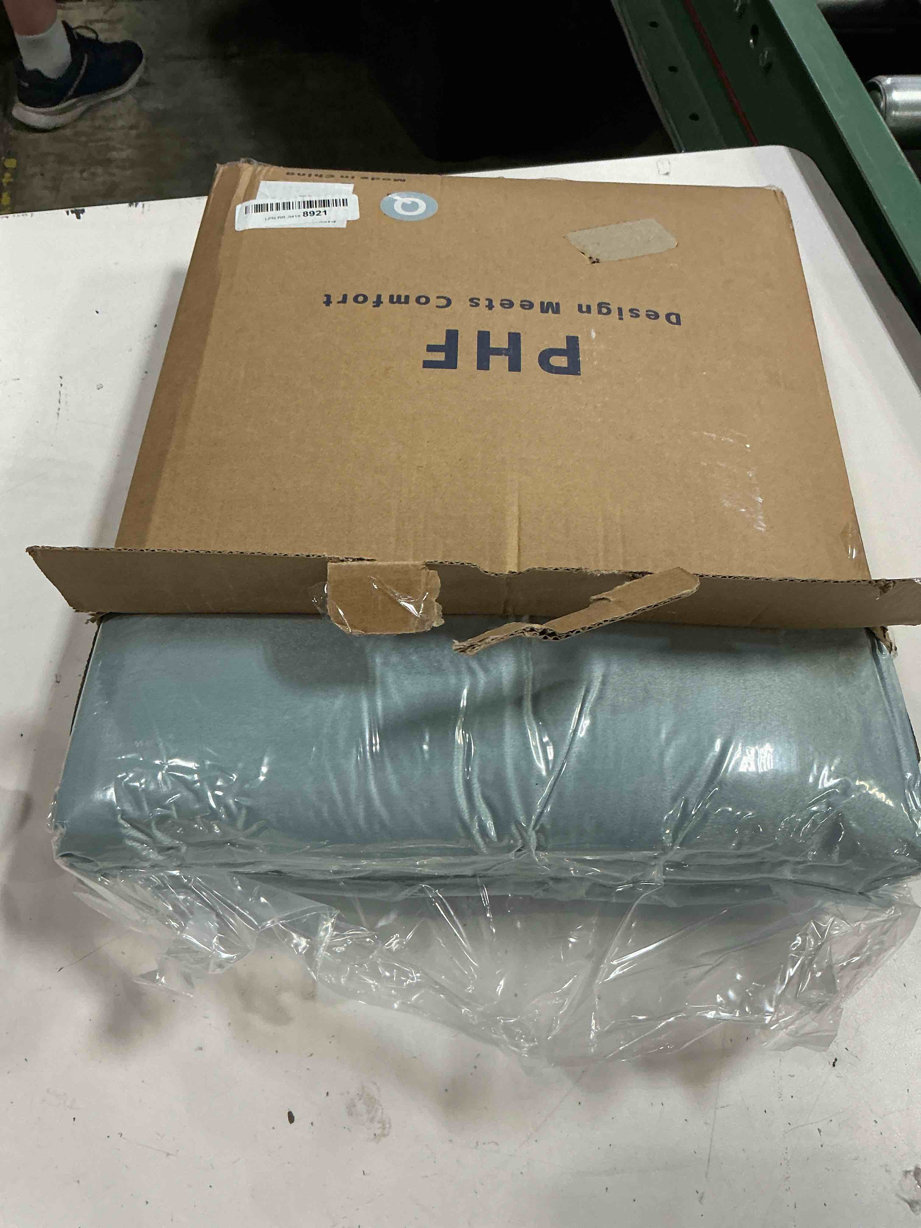 Condition photo showing New/Like New for phf ultra soft fleece blanket queen size, no shed no pilling luxury plush cozy 300gsm lightweight blanket for bed, couch, chair, sofa suitable for all season, 90" x 90", dusty blue queen(90" x 90") dusty blue