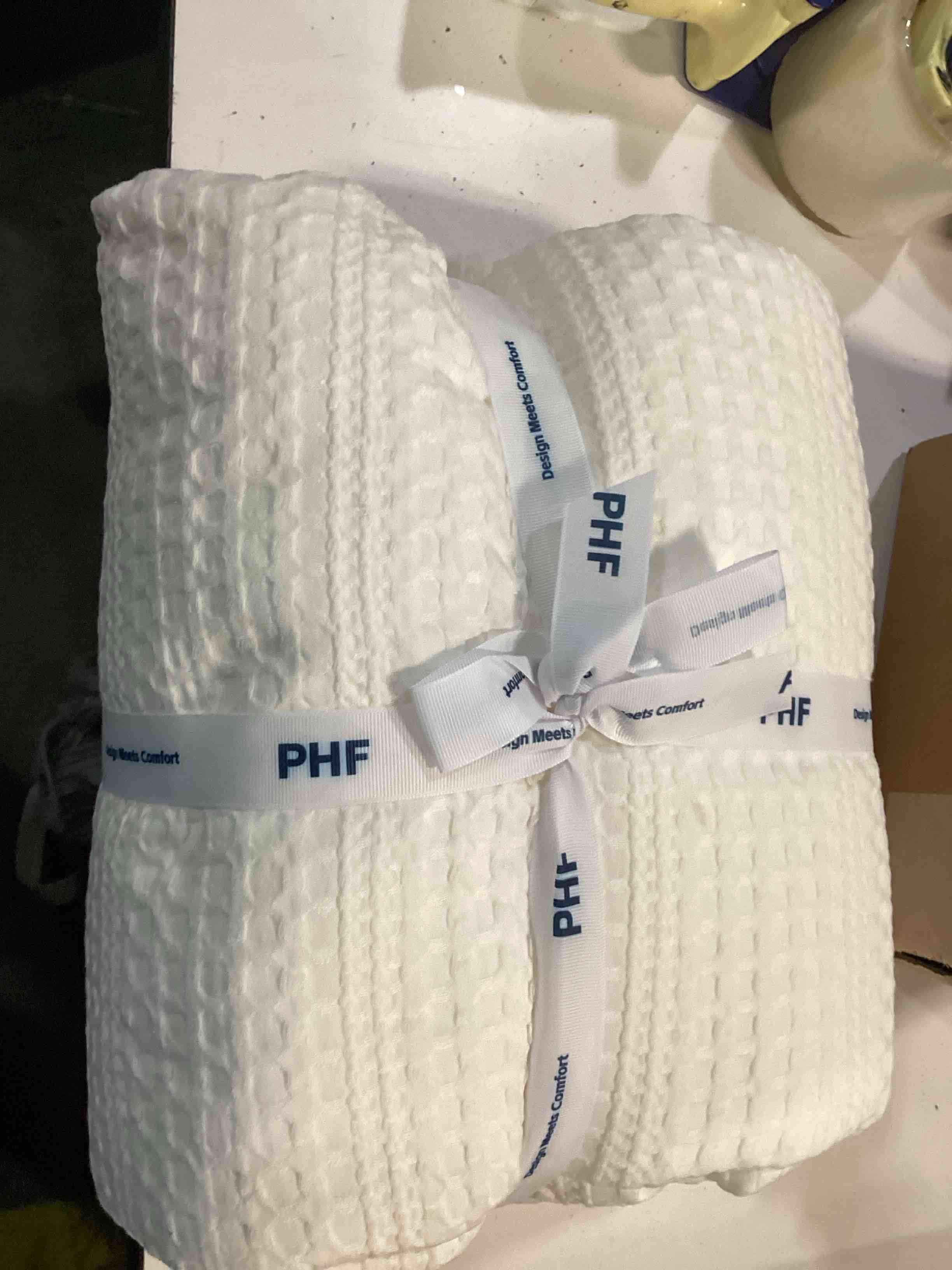 Condition photo showing New/Like New for phf soft waffle duvet cover queen size- luxury textured no snagging waffle weave duvet cover(90"x90") with 2 pillow shams, 3 pieces breathable bedding set for all season, cream