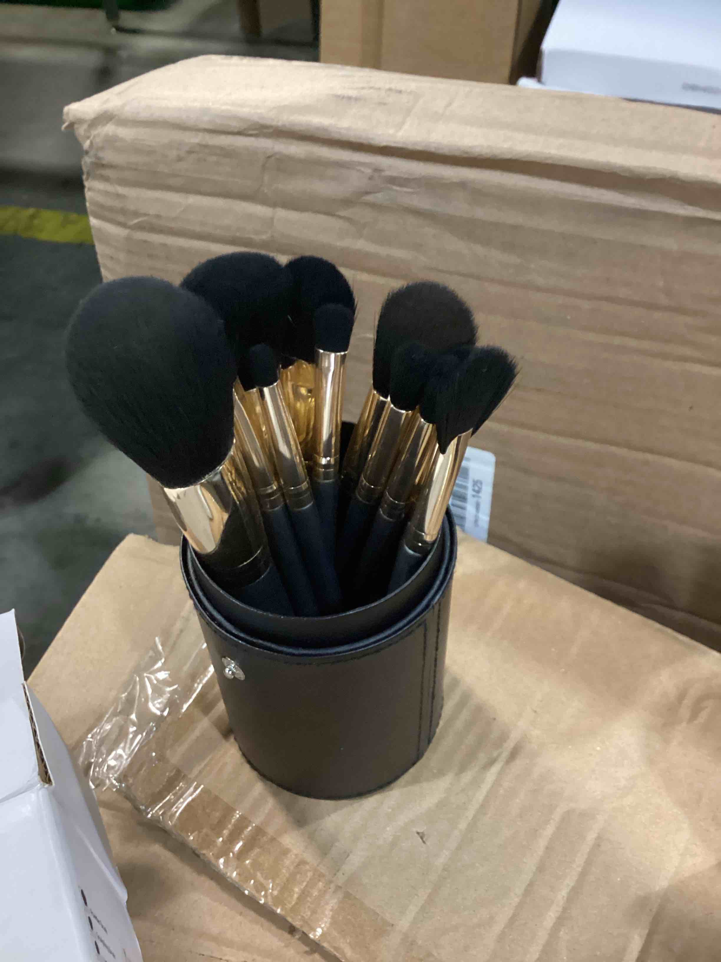 Condition photo showing As Is for omaniac makeup brush set professional, 12 pearlescent wood handle makeup brushes, premium cruelty-free synthetic fiber hair, travel make up brushes set with case (black). rose gold and black 12pcs