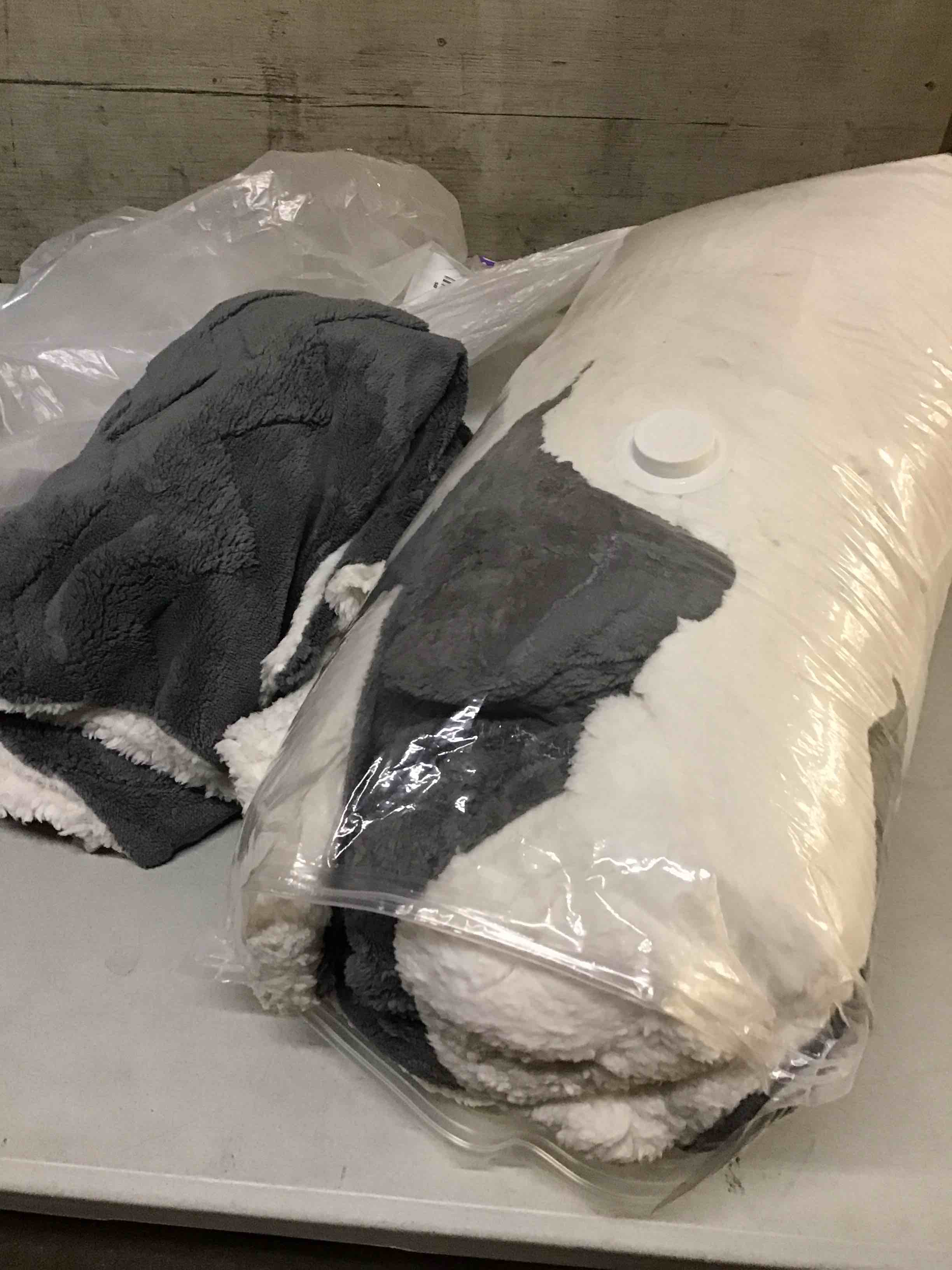 Condition photo showing Good Condition for BEDELITE Fluffy Queen Comforter Set - Super Soft Sherpa Grey Comforter for Queen Size Bed, Luxury Warm Bedding Set for Winter, Fuzzy Bed Set 3 Pieces (1 Comforter, 2 Pillowcases) Grey Queen