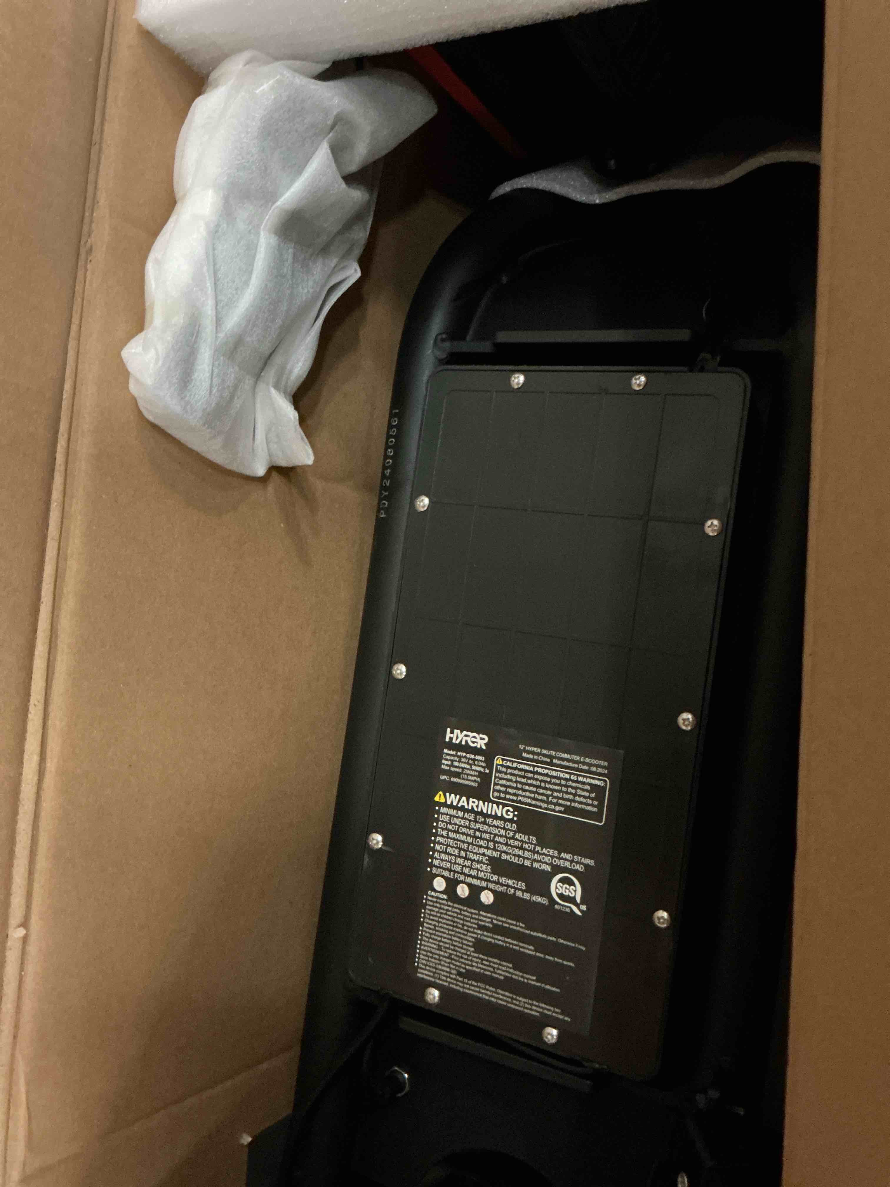 Condition photo showing As Is for electric scooters - electric scooter for adults, 500w motor, 18/21 max mph, 21 miles range, app control, cruise control, lightweight foldable e-scooter