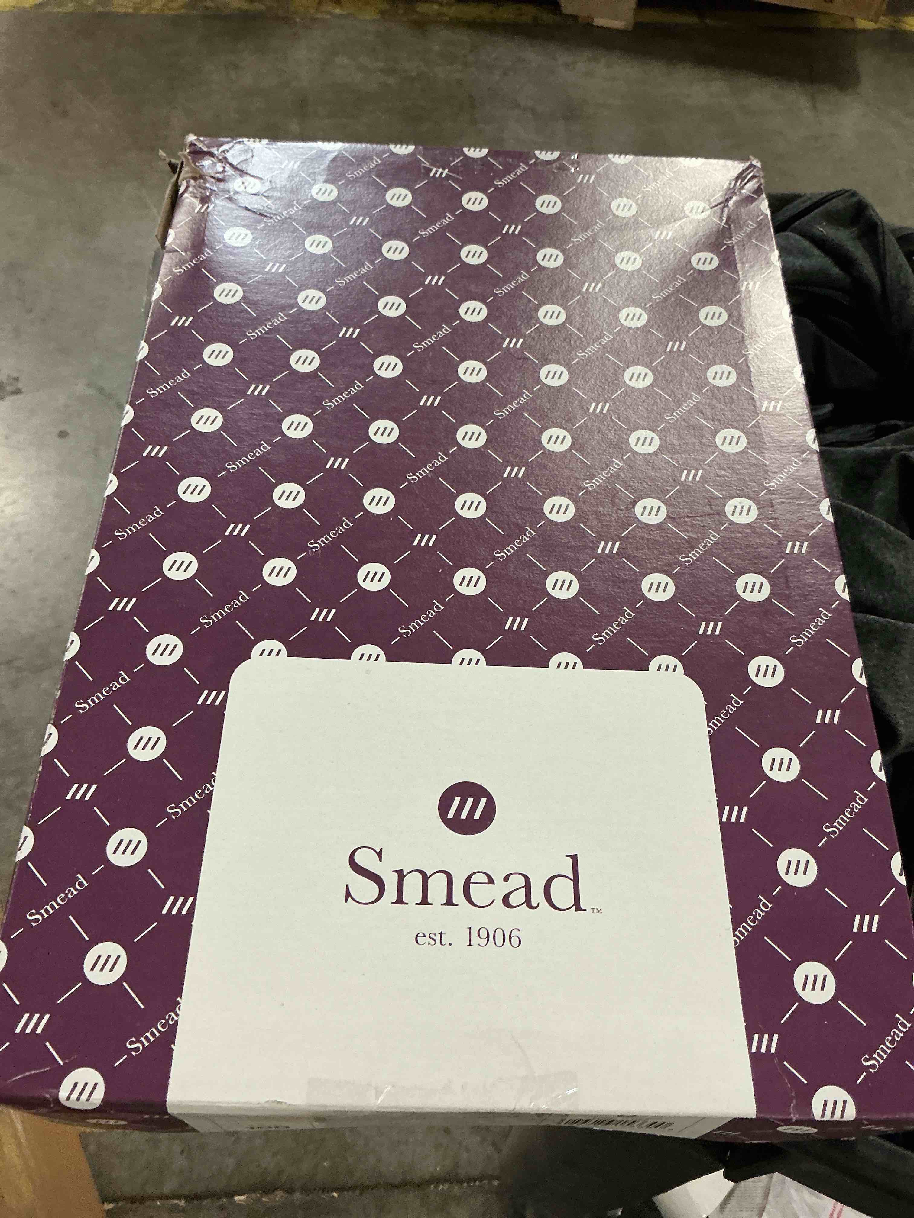 Condition photo showing New/Like New for smead file folder, 1/3-cut tab, assorted positions, legal size, manila, 100 per box (15330)