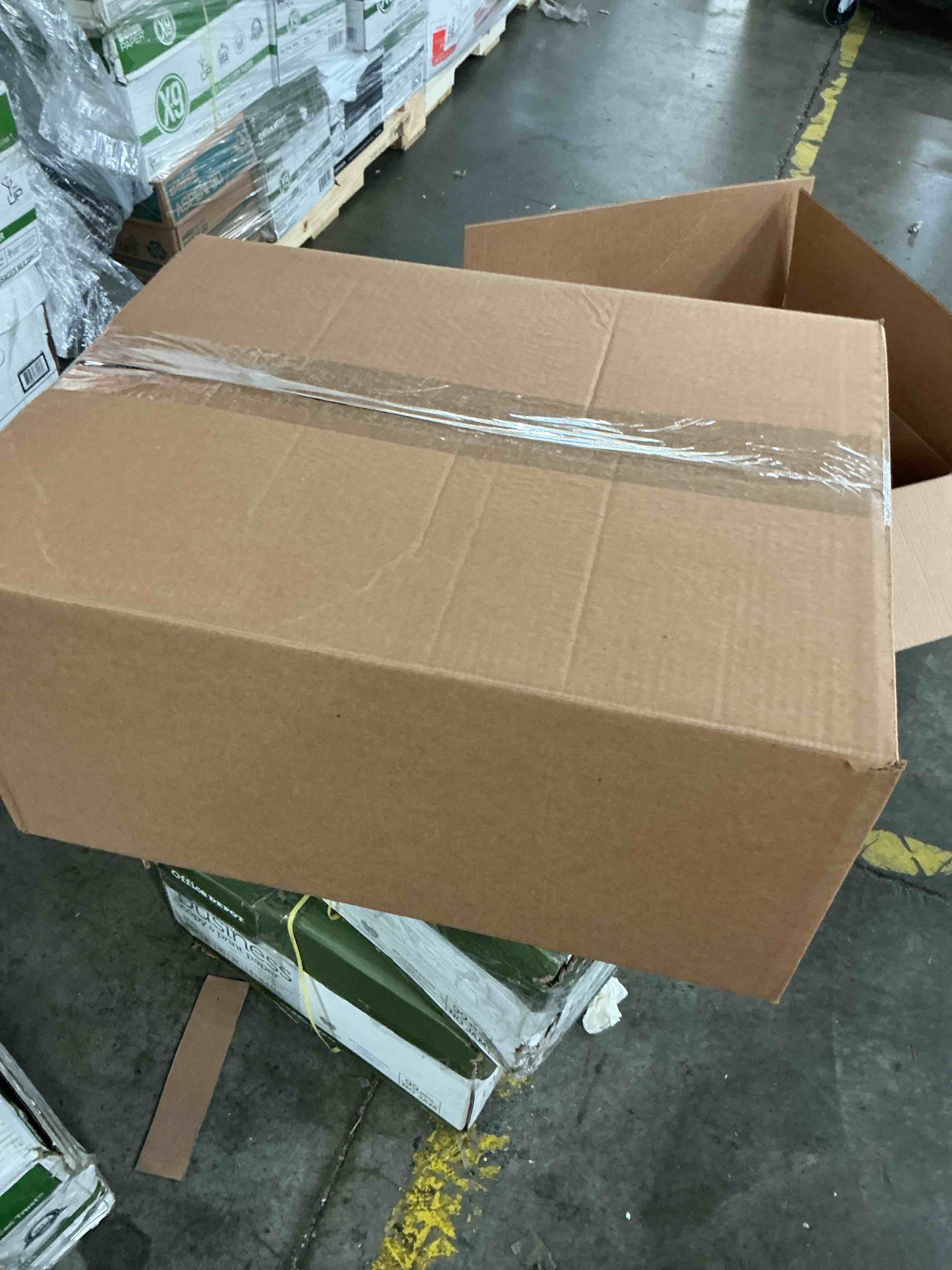 Condition photo showing Good Condition for assorted office items
