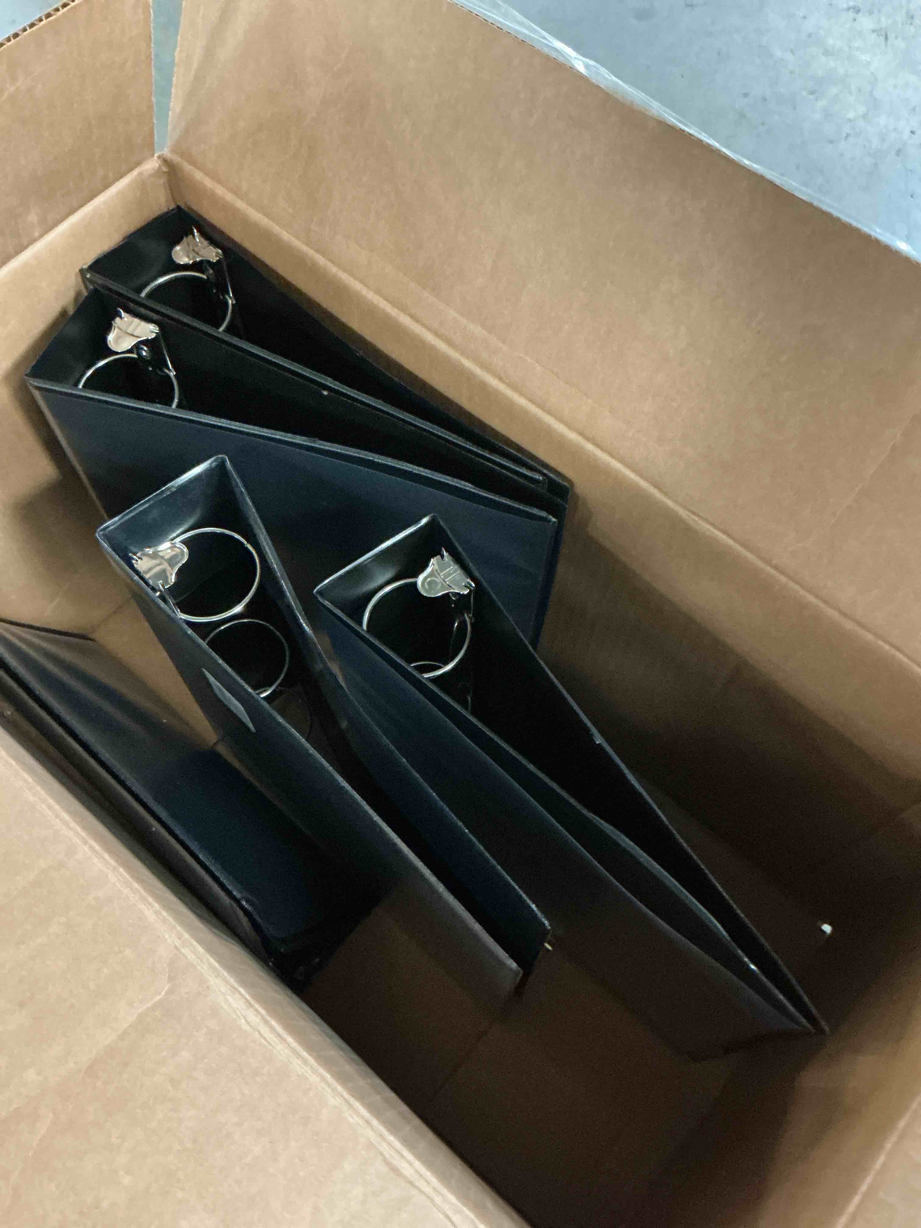 Condition photo showing New/Like New for ((set of 5))vintage faux leather 3-ring binder, 2-inch spine, round ring, fits letter size 8.5" x 11" paper, built-in interior pockets, professional document binder (black, 2 inch)