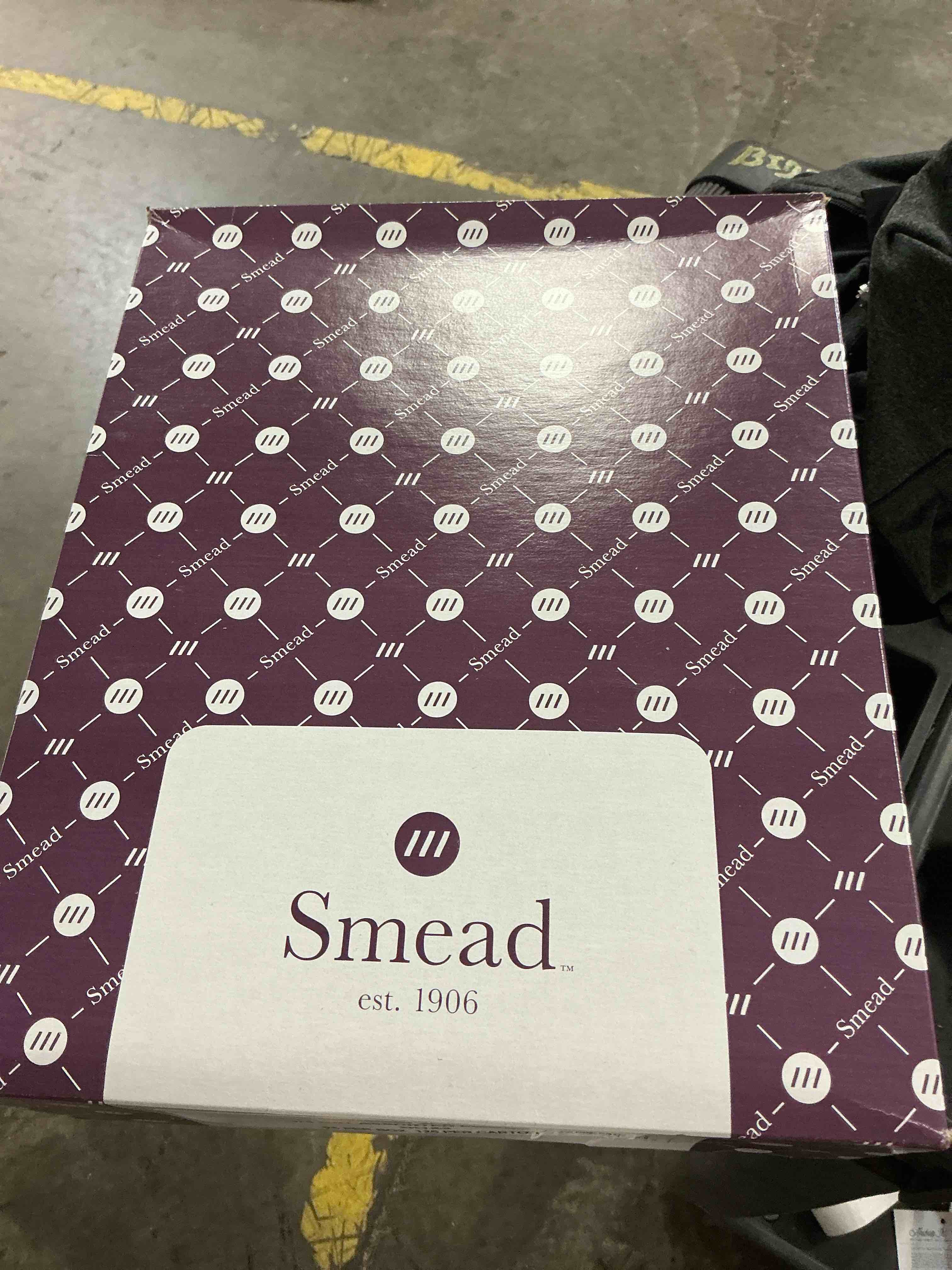 Condition photo showing New/Like New for smead shelf-master end tab file folders, 100 count, manila, reinforced straight-cut tabs, letter size (24110) 100 per box file folder