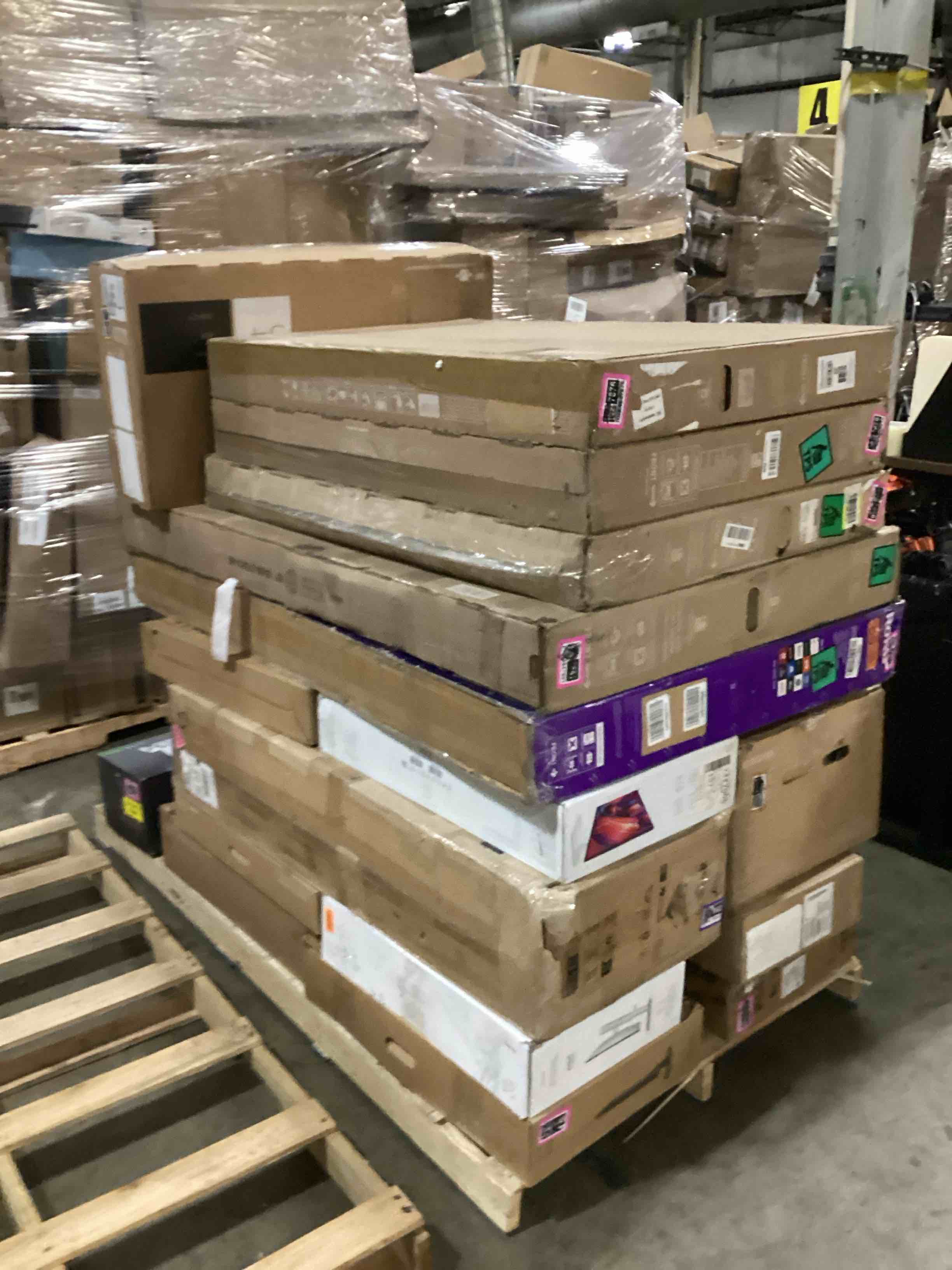Assortment of defective electronics for parts 