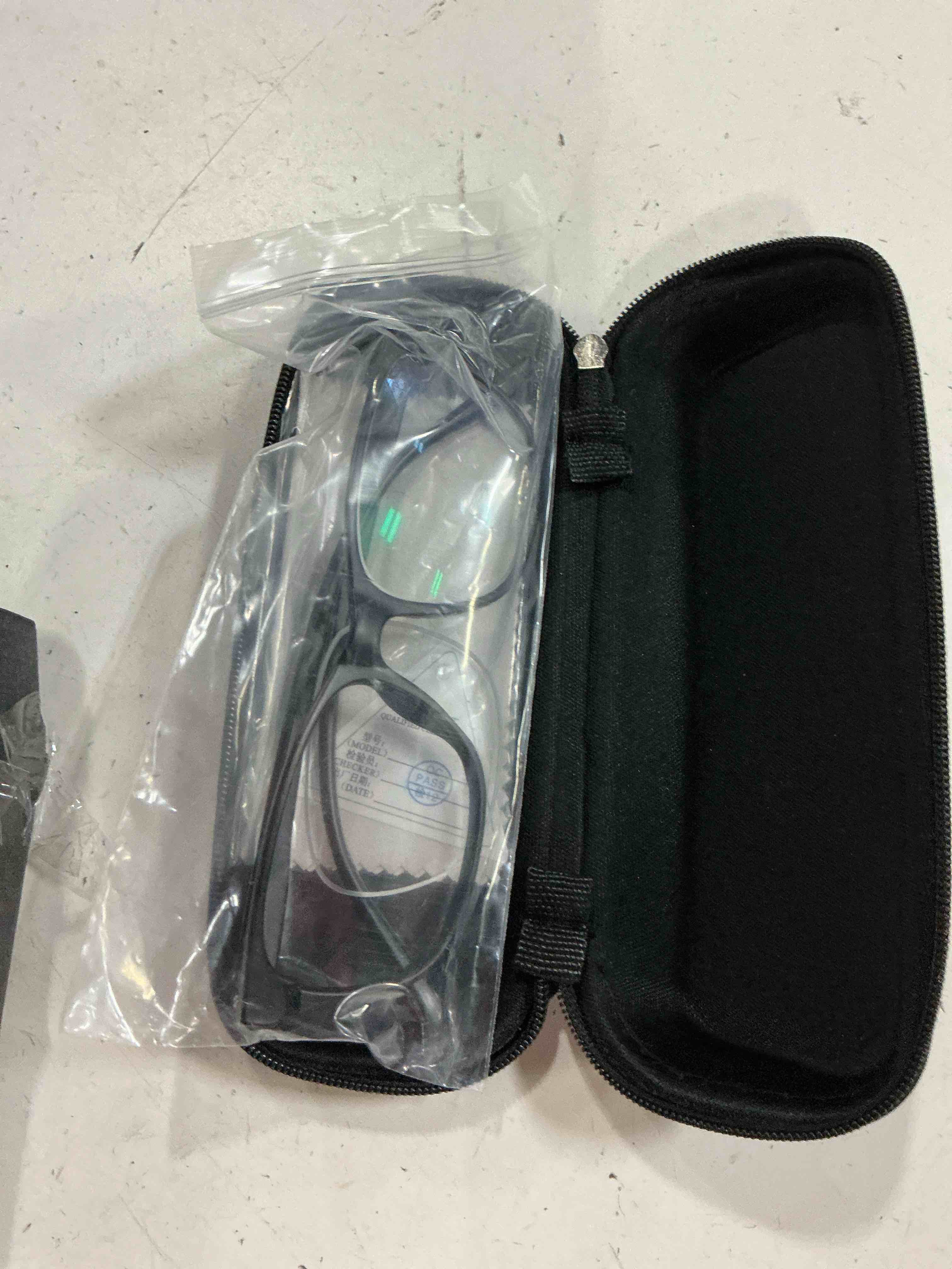 Condition photo showing Good Condition for yimi photochromic nearsighted distance glasses spring hinge anit uv for men women negative power ret