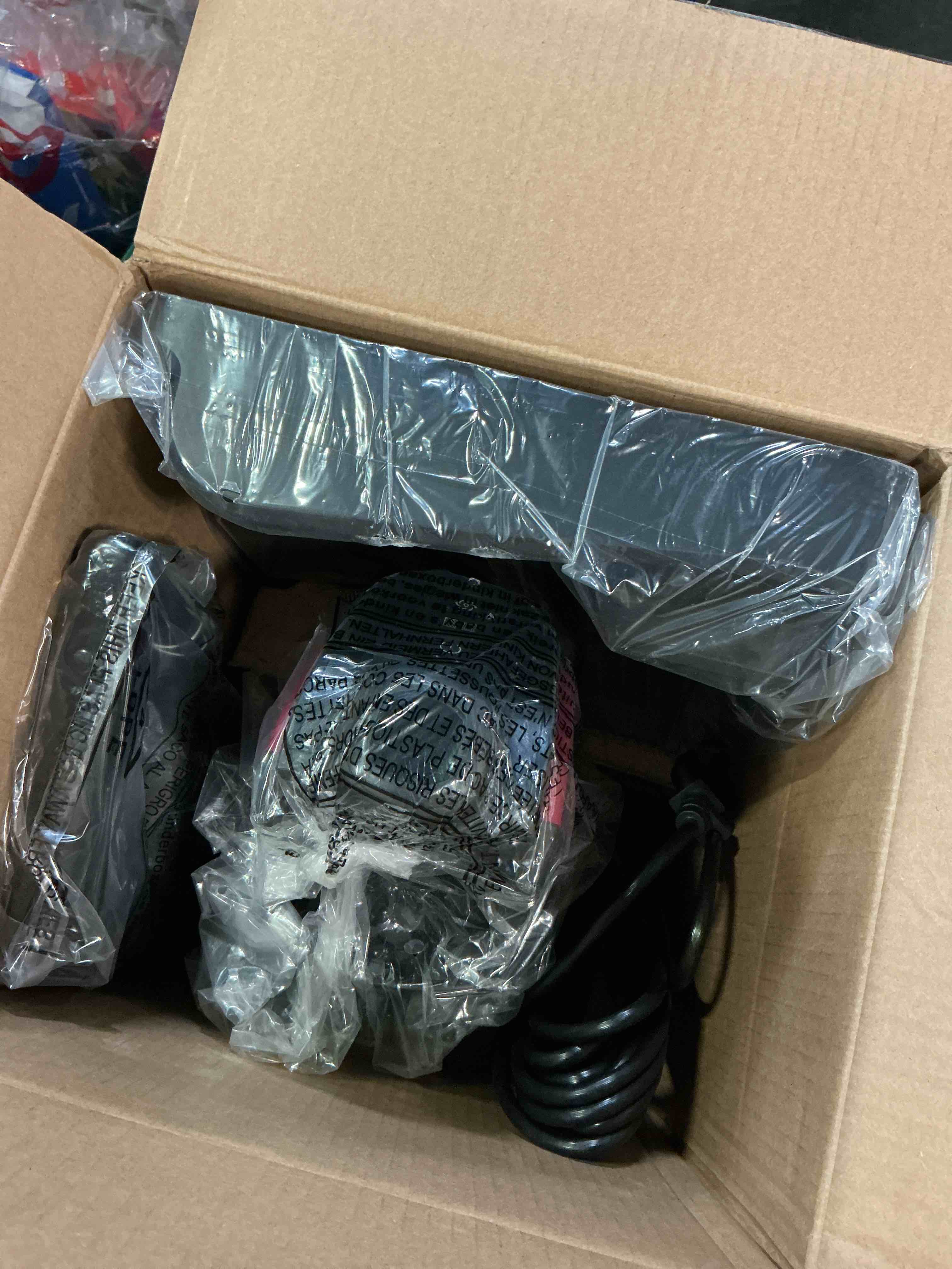 https://s3.amazonaws.com/lotting-images-prod/bidfta/PPE7005461_1789568901796.jpeg