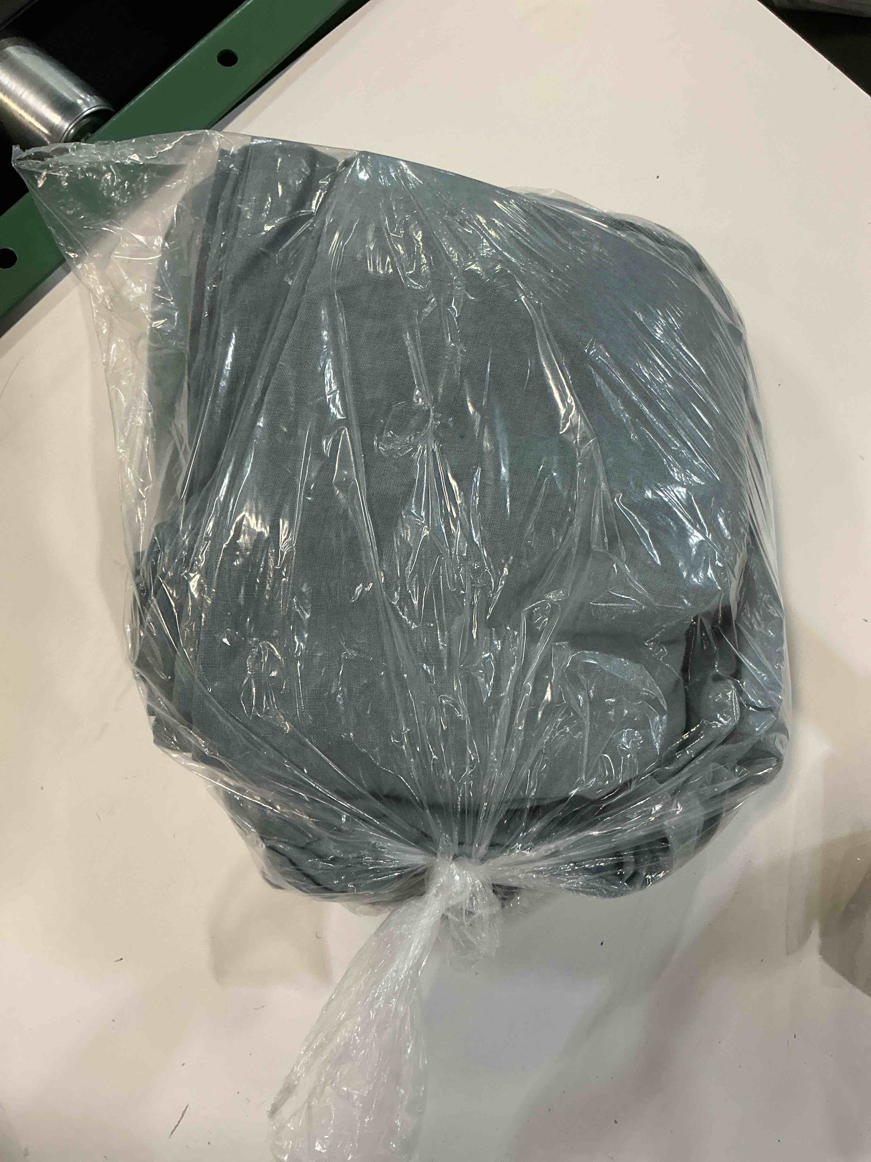 https://s3.amazonaws.com/lotting-images-prod/bidfta/PPE7007257_1789041968441.jpeg