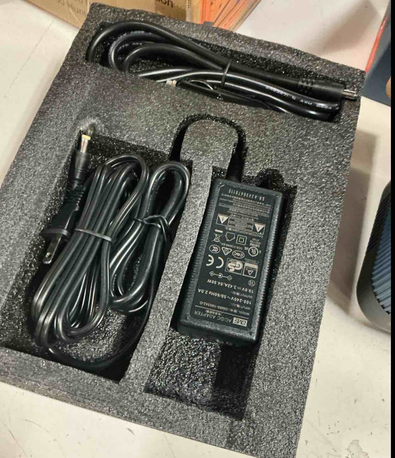 https://s3.amazonaws.com/lotting-images-prod/bidfta/PPE7020227_1789408269629.jpeg