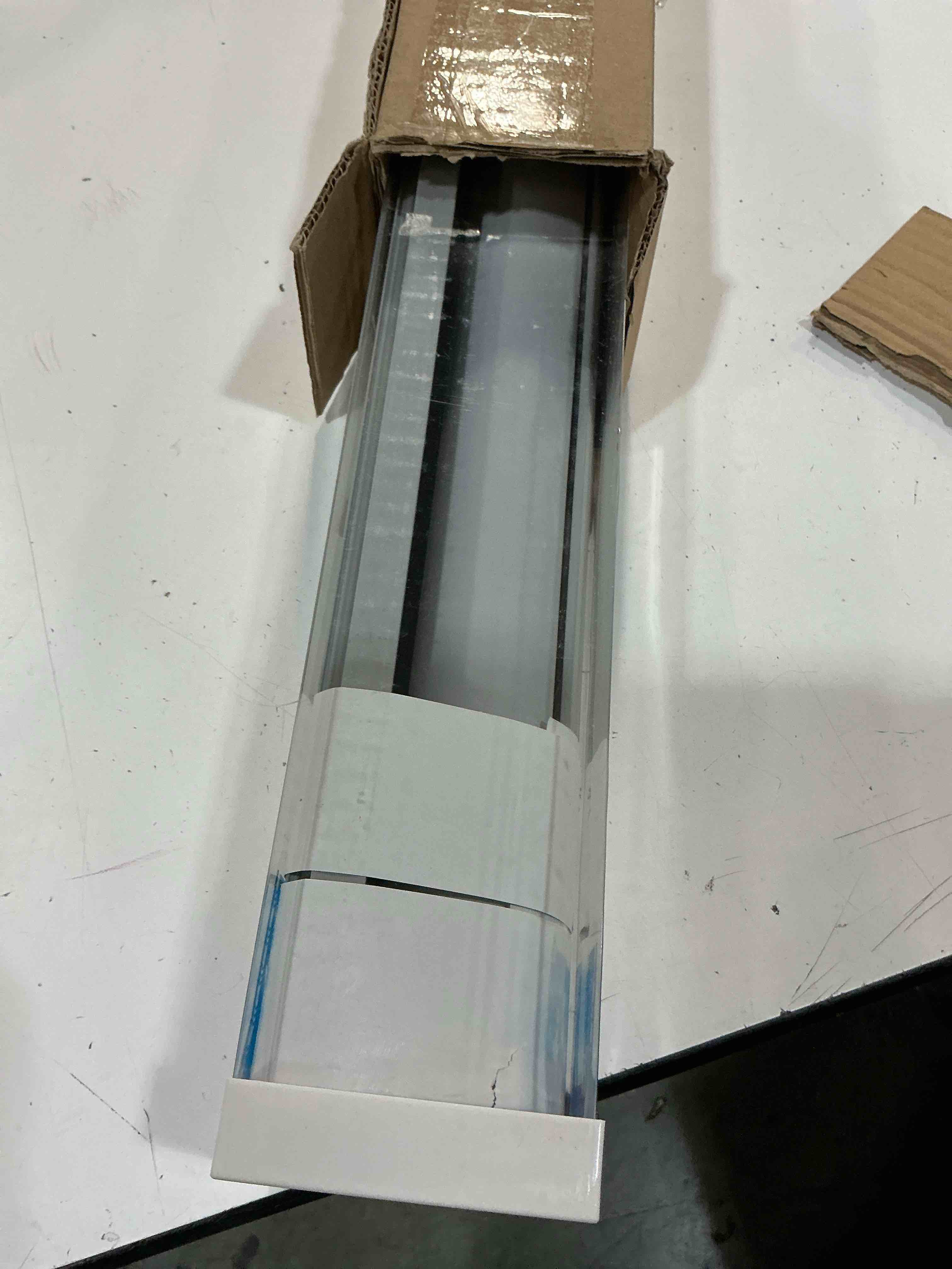 https://s3.amazonaws.com/lotting-images-prod/bidfta/PPE7037836_1789412731248.jpeg