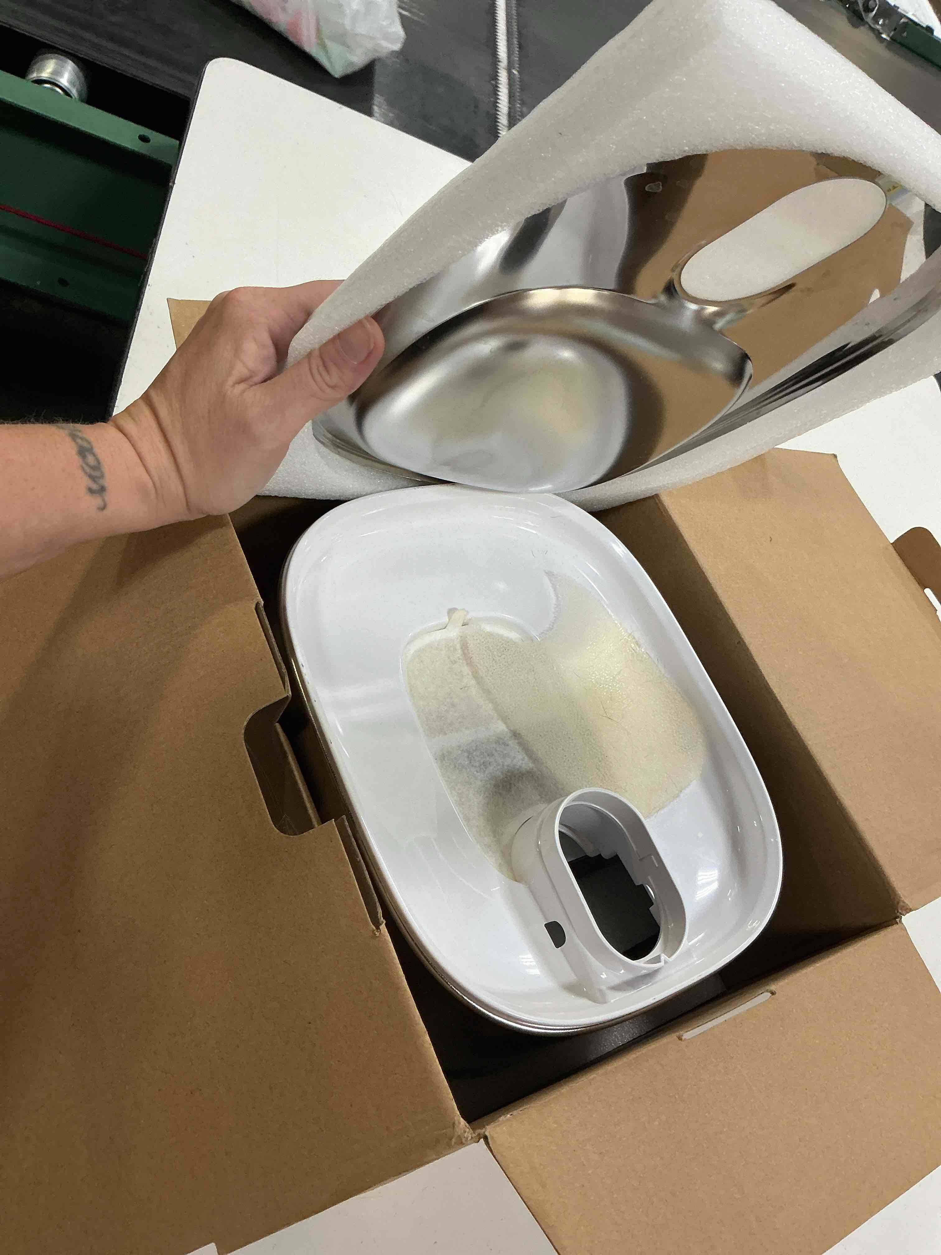 Condition photo showing As Is for wireless cat water fountain stainless steel,4.5l cordless pet fountains for dringking,4000mah battery operated cat water pountain,automatic dog dispenser w pet hair remover gloves cordless fountain+hair remover gloves