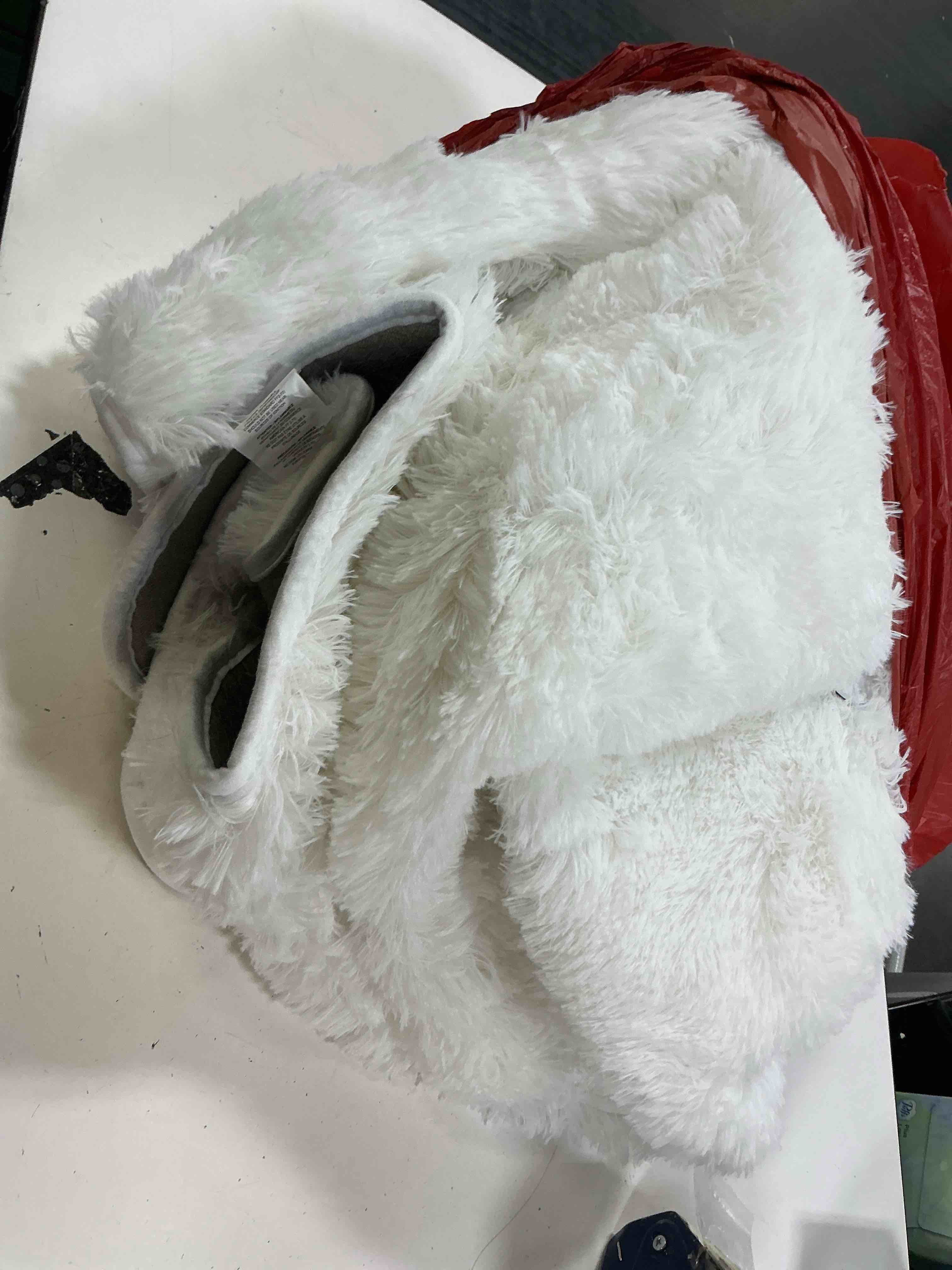 Condition photo showing As Is for white soft shag rug, medium