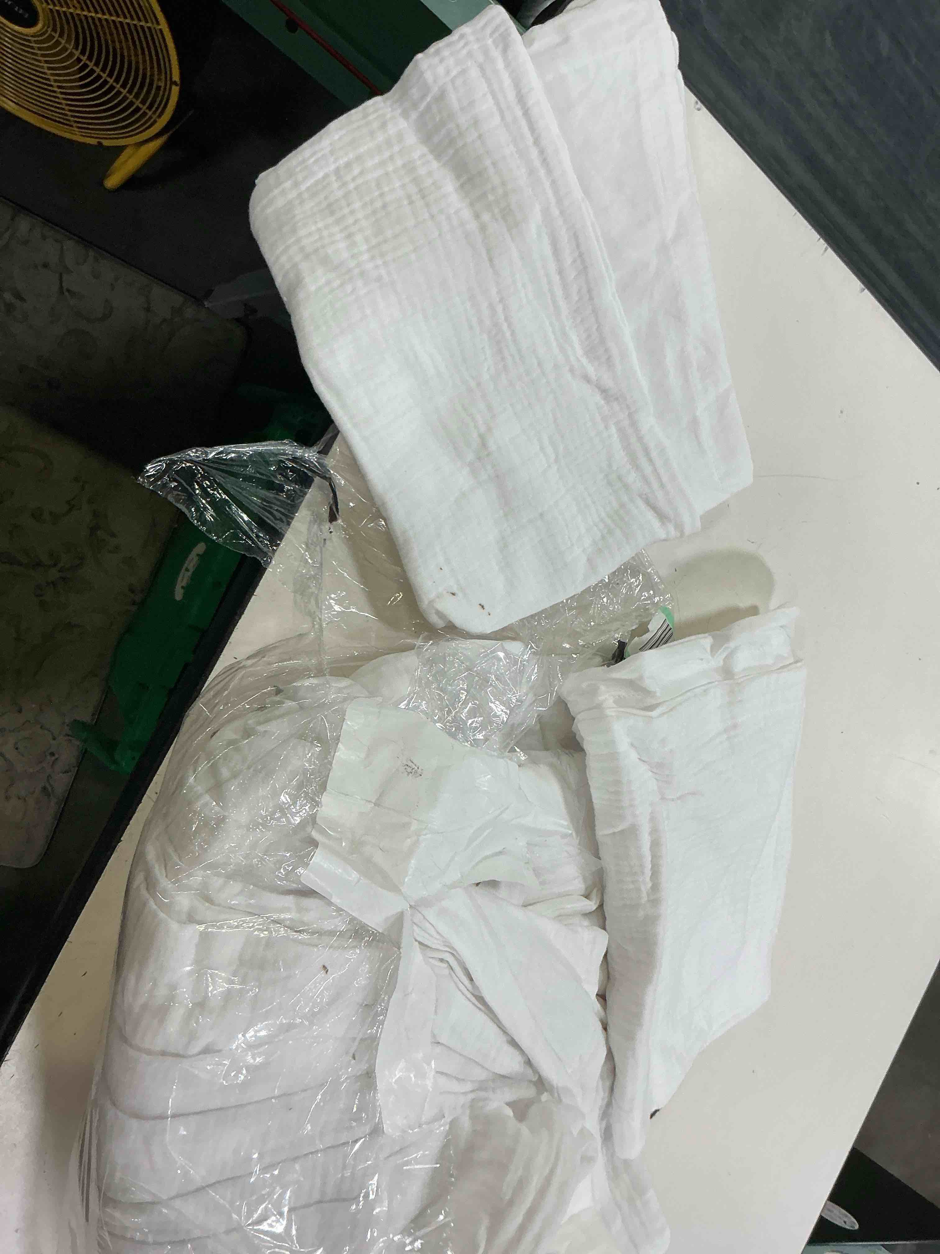 Condition photo showing As Is for white muslin duvet set (size unknown)