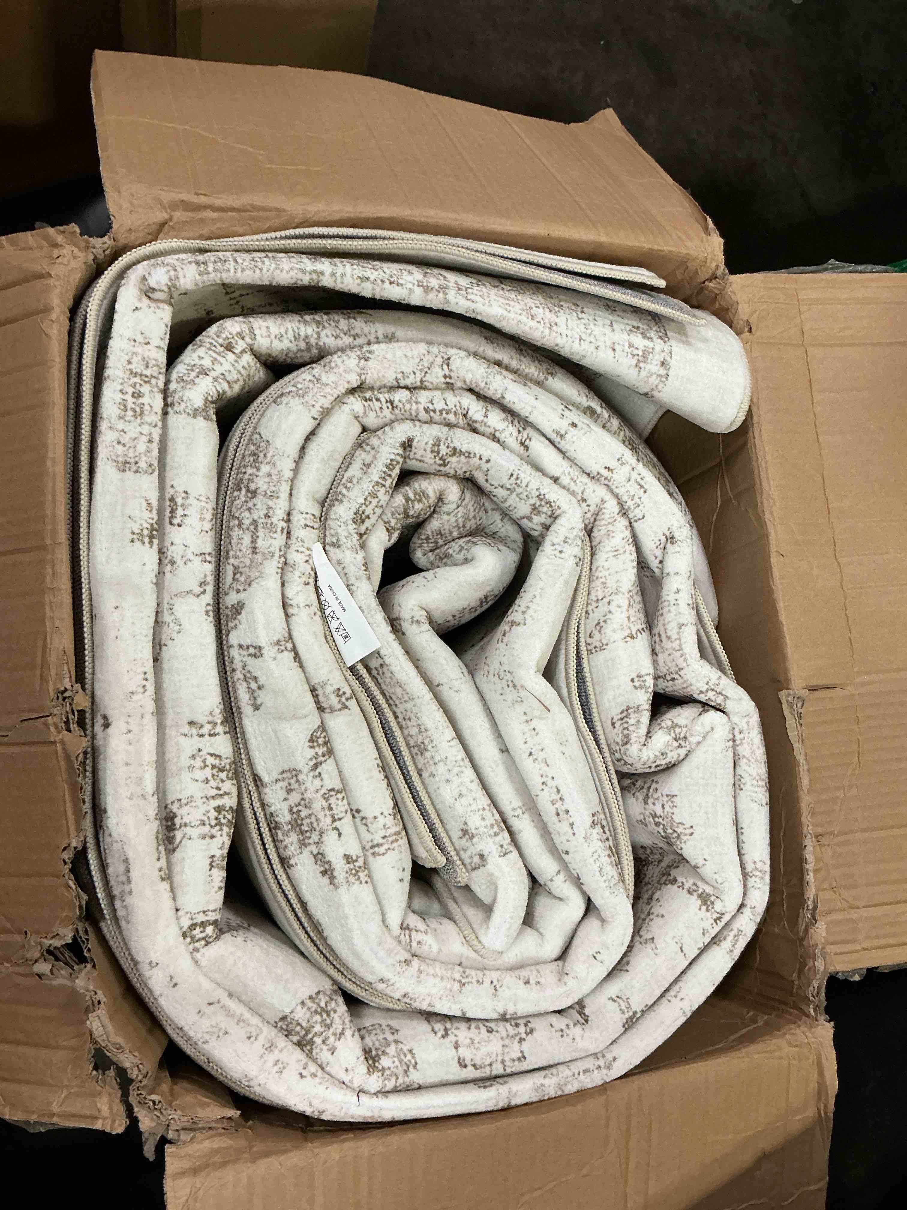 Condition photo showing Good Condition for white distressed rug, extra large