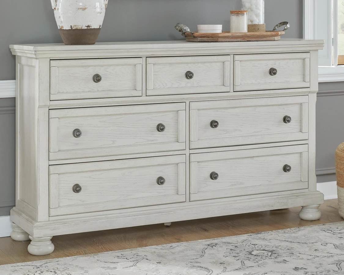 b742-31 robbinsdale 7 drawer dresser