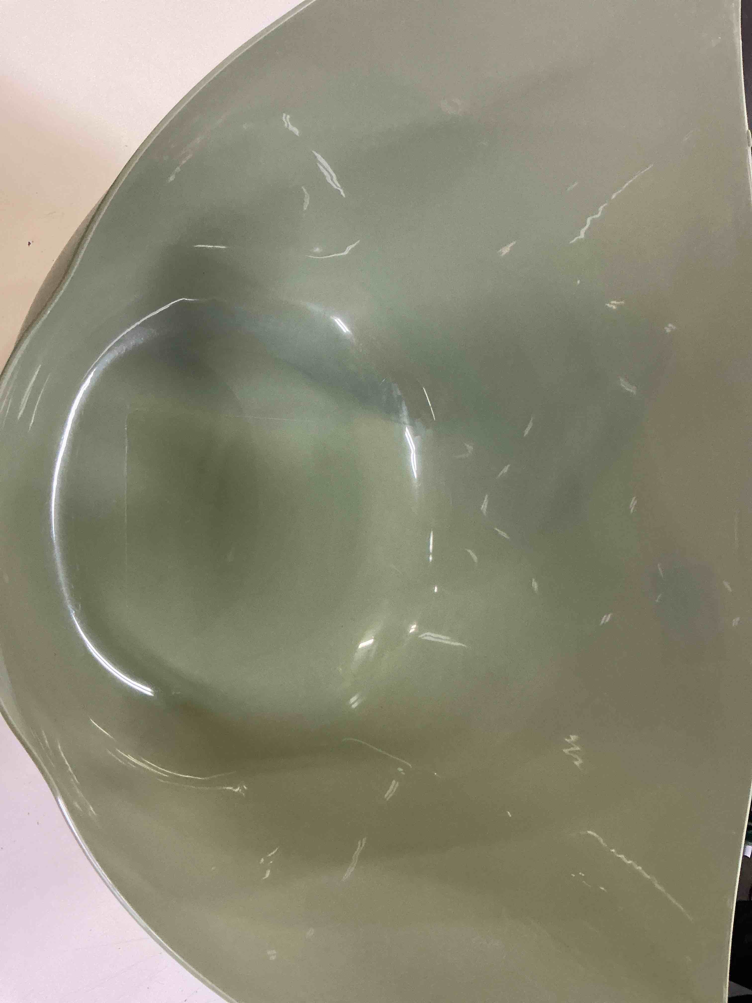 Condition photo showing Good Condition for iris usa cat litter box with high walls and handles, made with flexible plastic, sage green large sage green