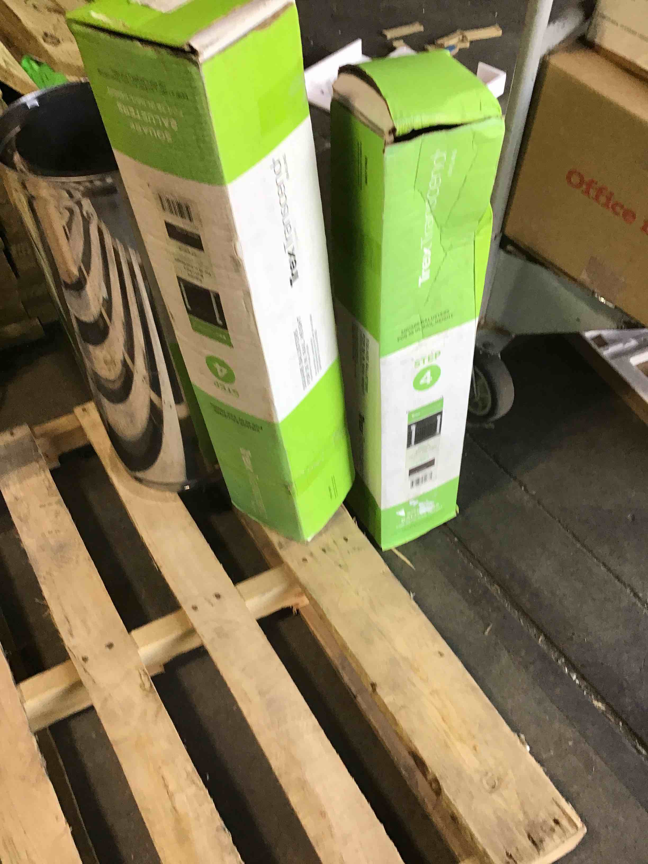 https://s3.amazonaws.com/lotting-images-prod/bidfta/PUR1700320_1686234663139.jpeg