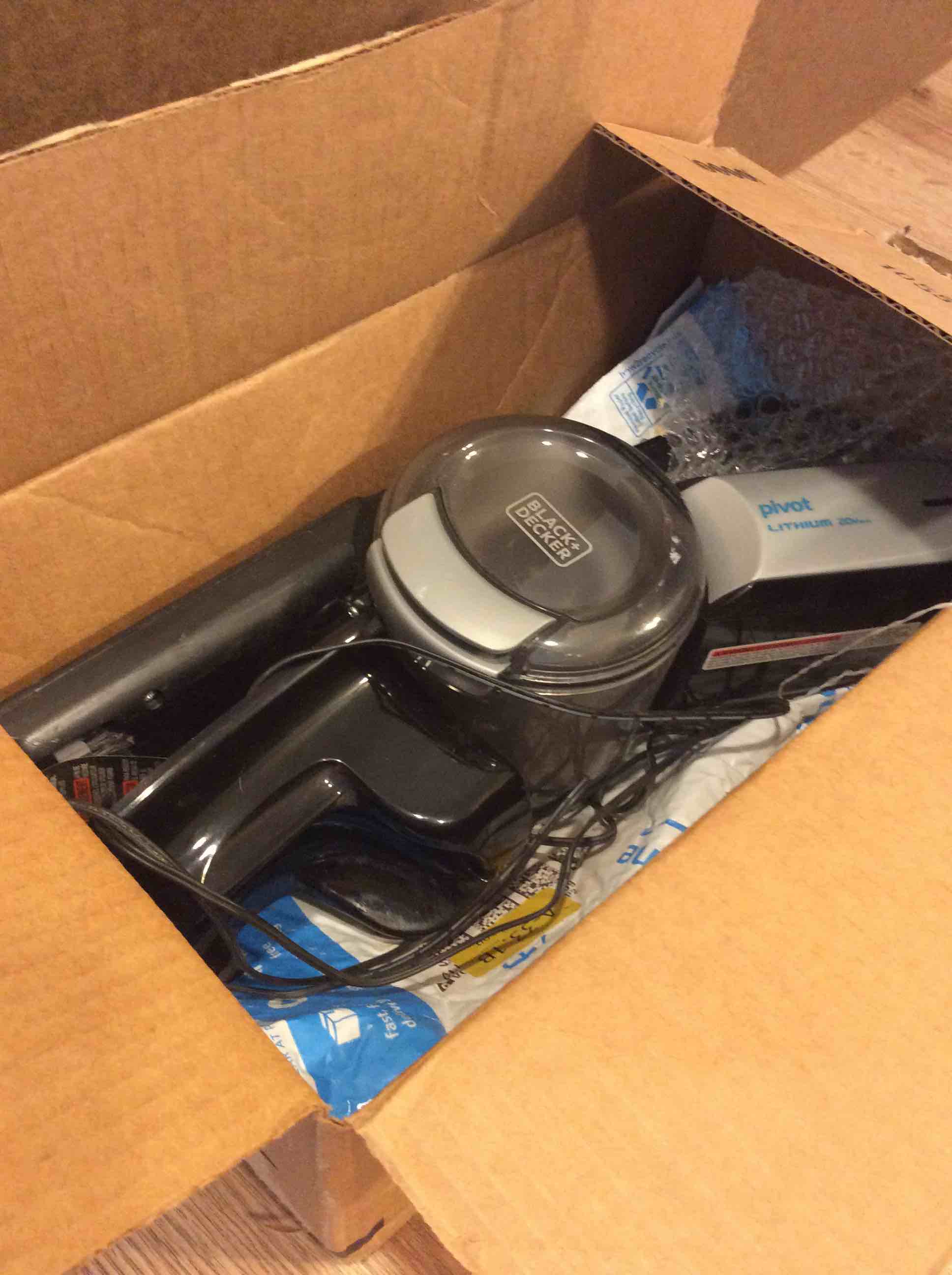 https://s3.amazonaws.com/lotting-images-prod/bidfta/PUR1706436_1697653685875.jpeg