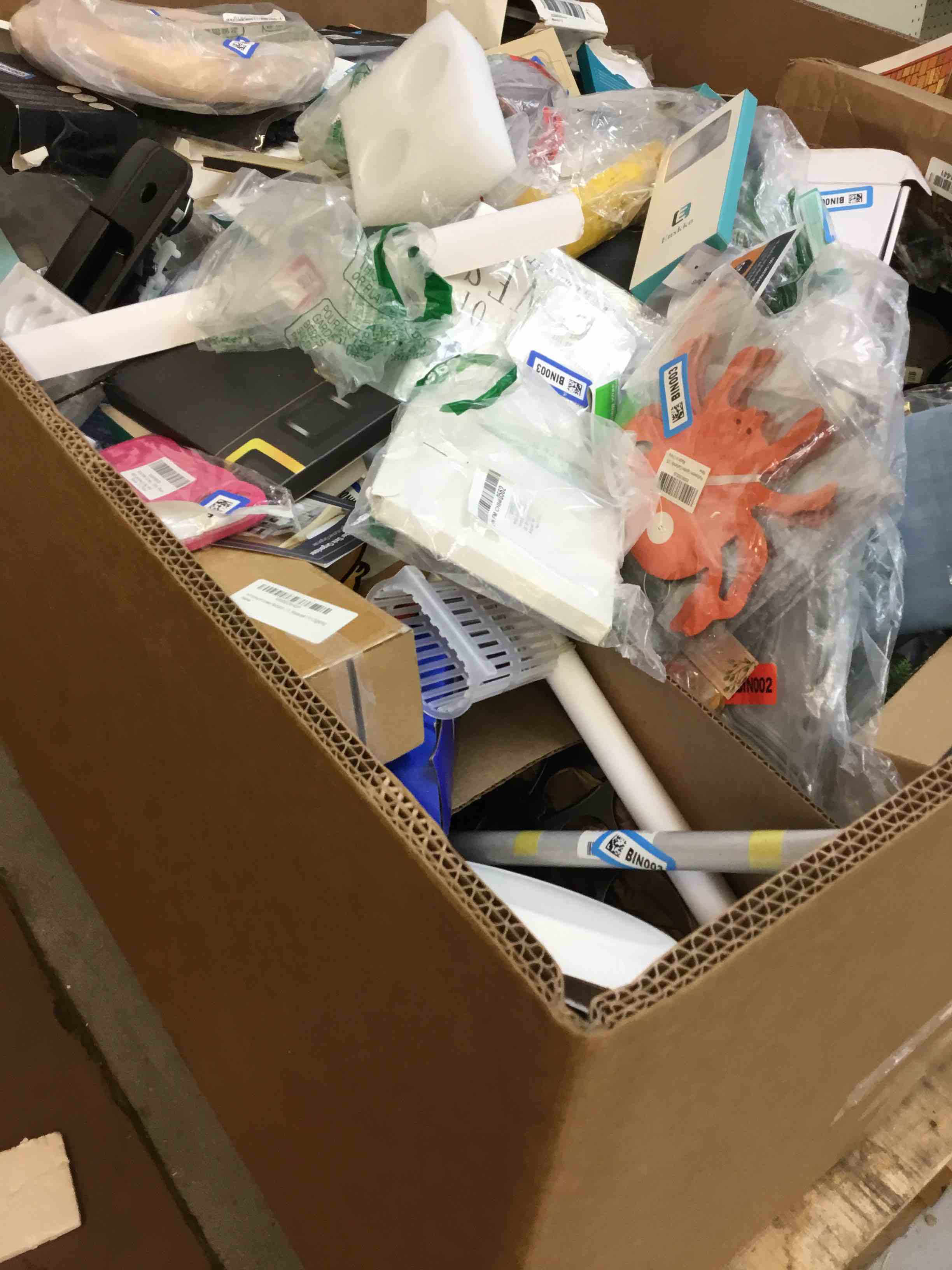 https://s3.amazonaws.com/lotting-images-prod/bidfta/PUR1707861_1710542117468.jpeg