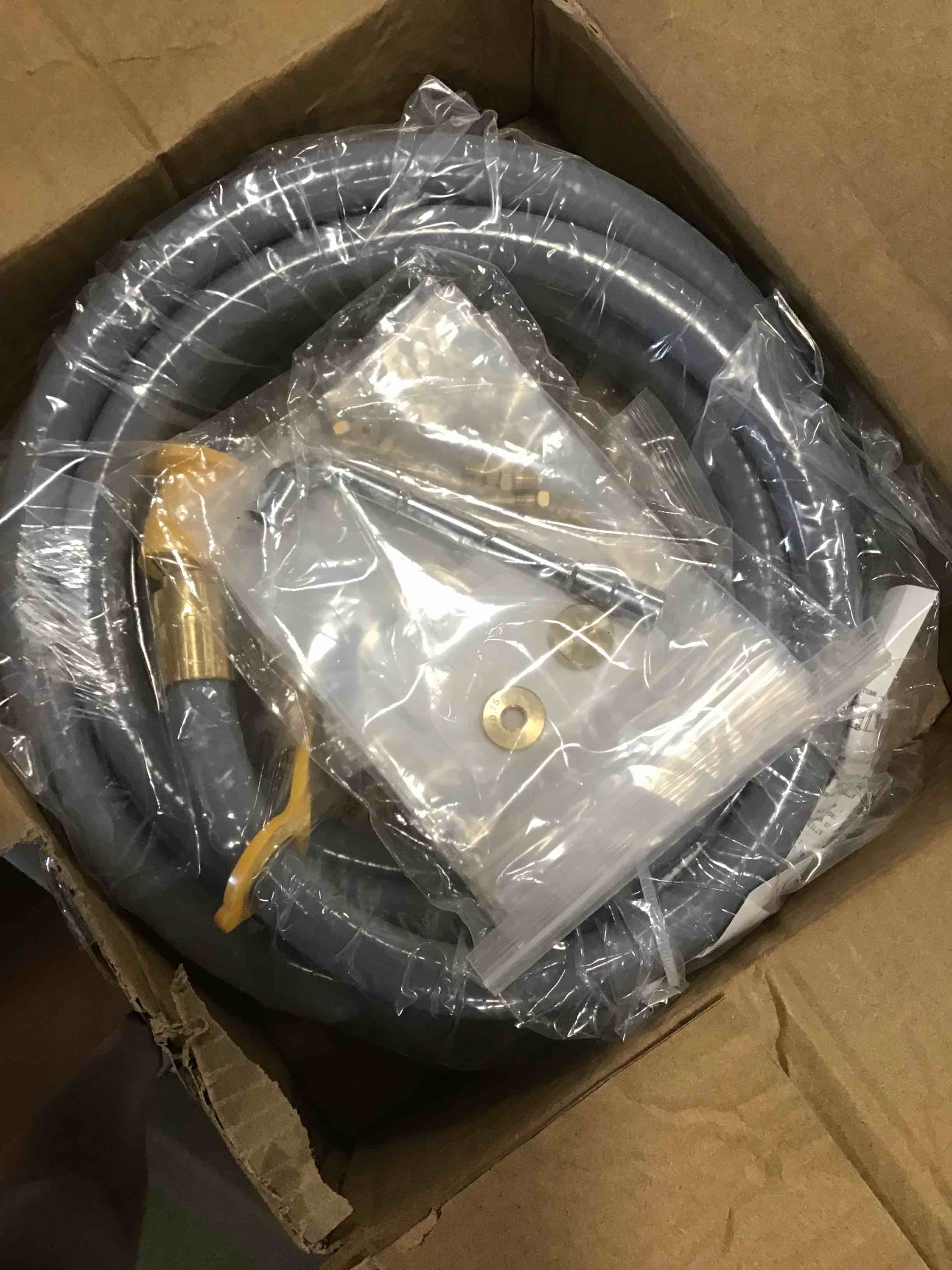 https://s3.amazonaws.com/lotting-images-prod/bidfta/PUR1716939_1718901523086.jpeg