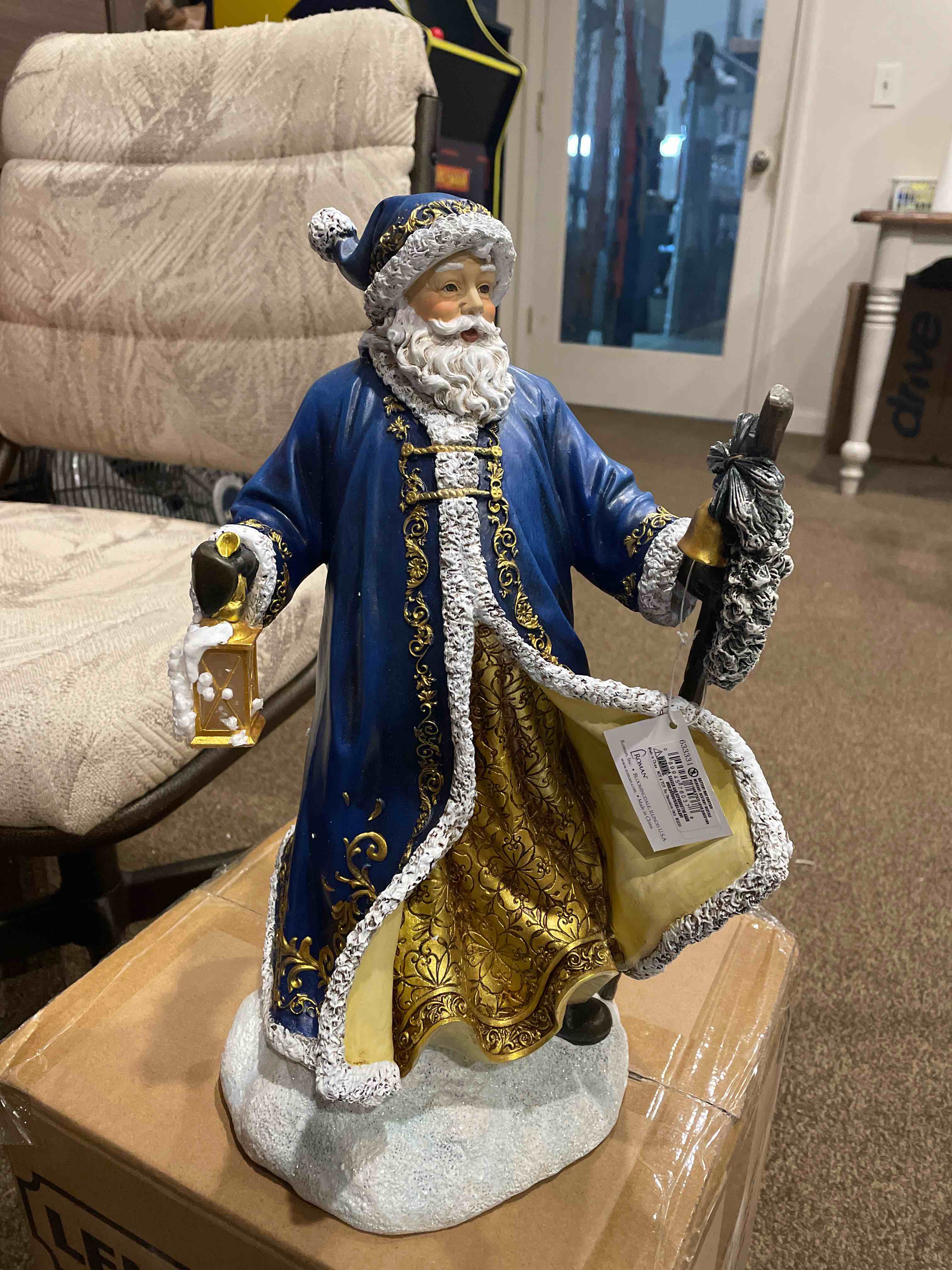 15.5” LED Blue Santa w/wreath Lantern Battery Included
