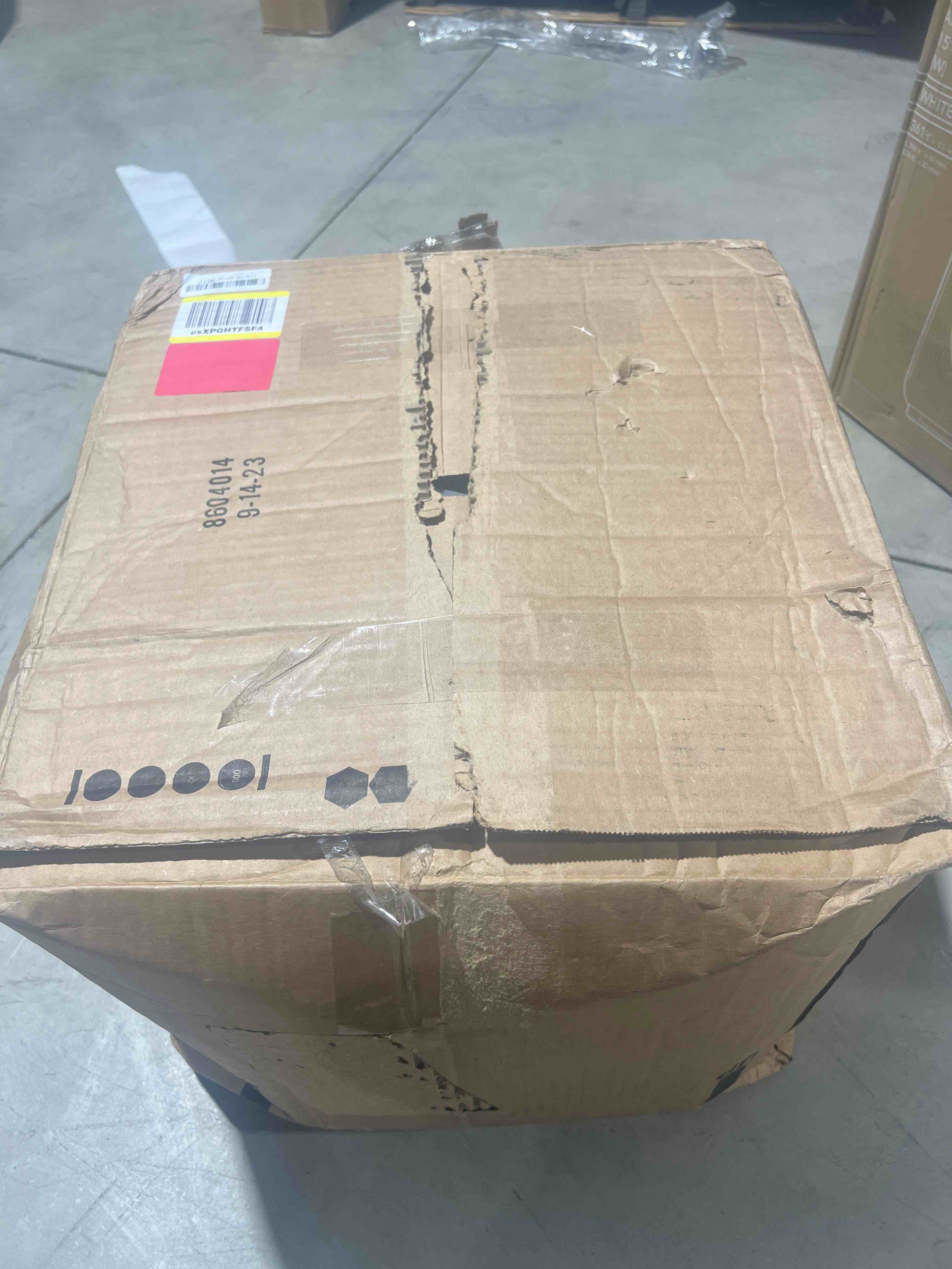 https://s3.amazonaws.com/lotting-images-prod/bidfta/PUR4954192_1709571298493.jpeg