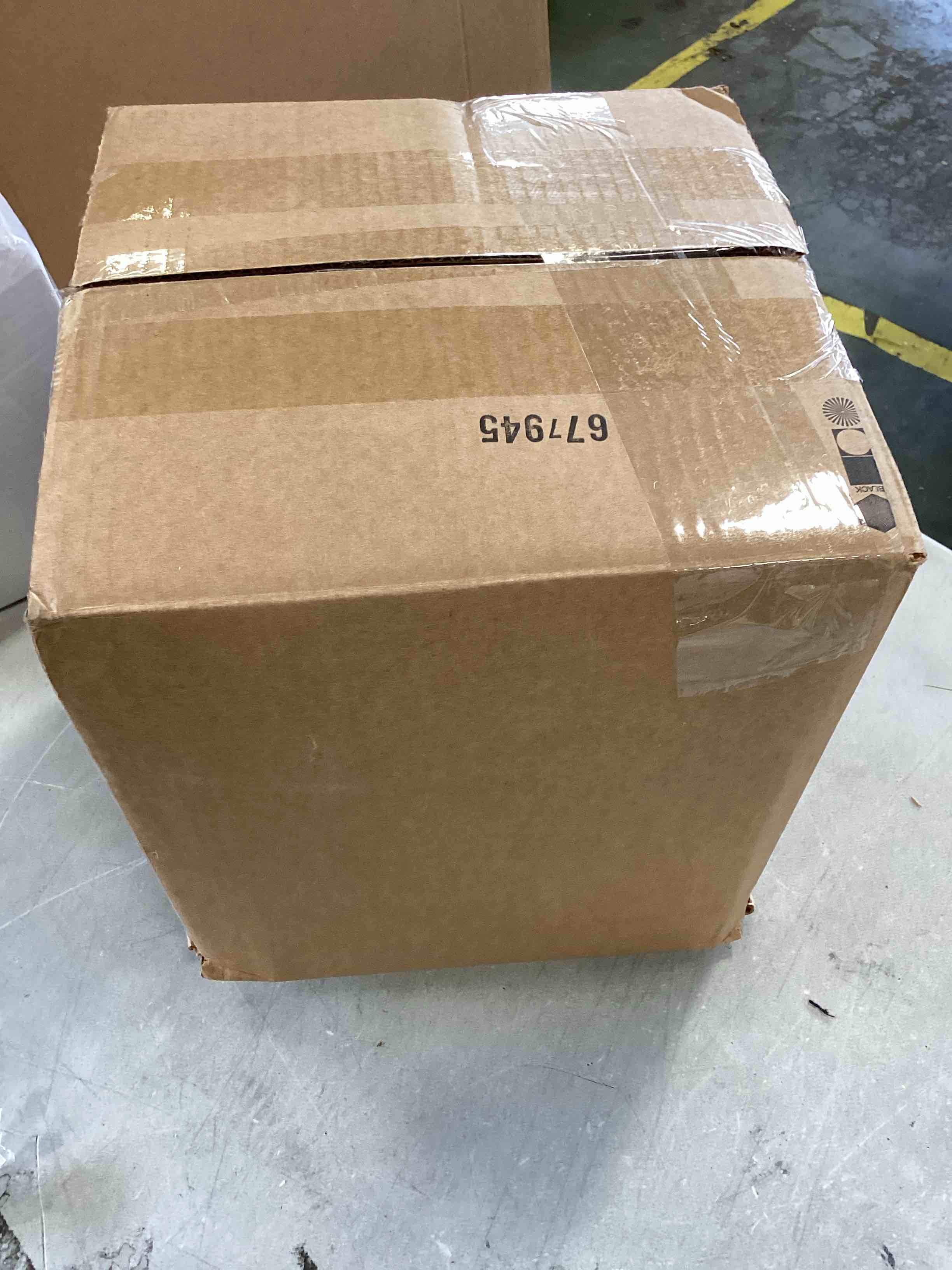 https://s3.amazonaws.com/lotting-images-prod/bidfta/PUR4955696_1720550959208.jpeg