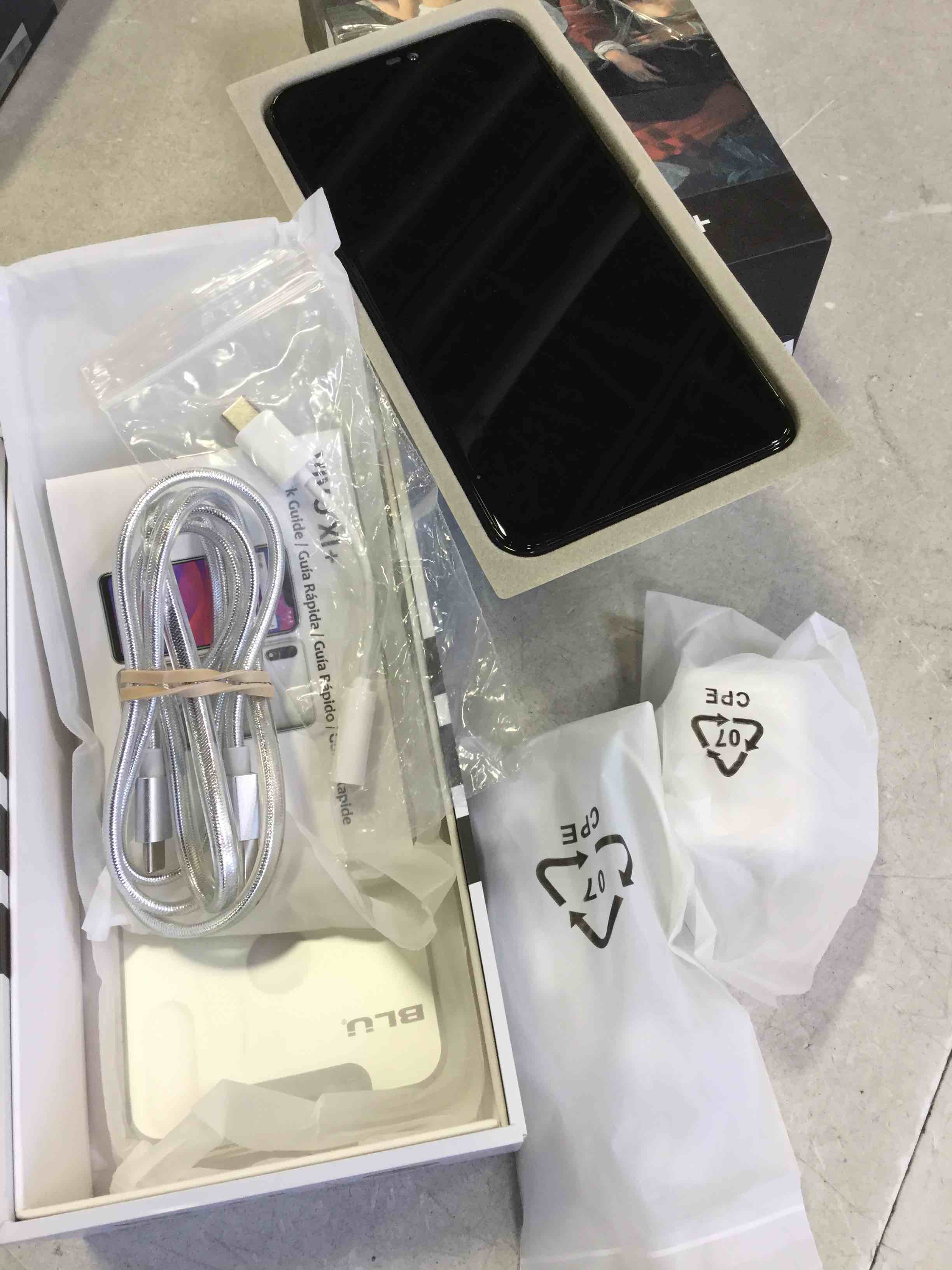 https://s3.amazonaws.com/lotting-images-prod/bidfta/RED0189089_1565968528808.jpeg