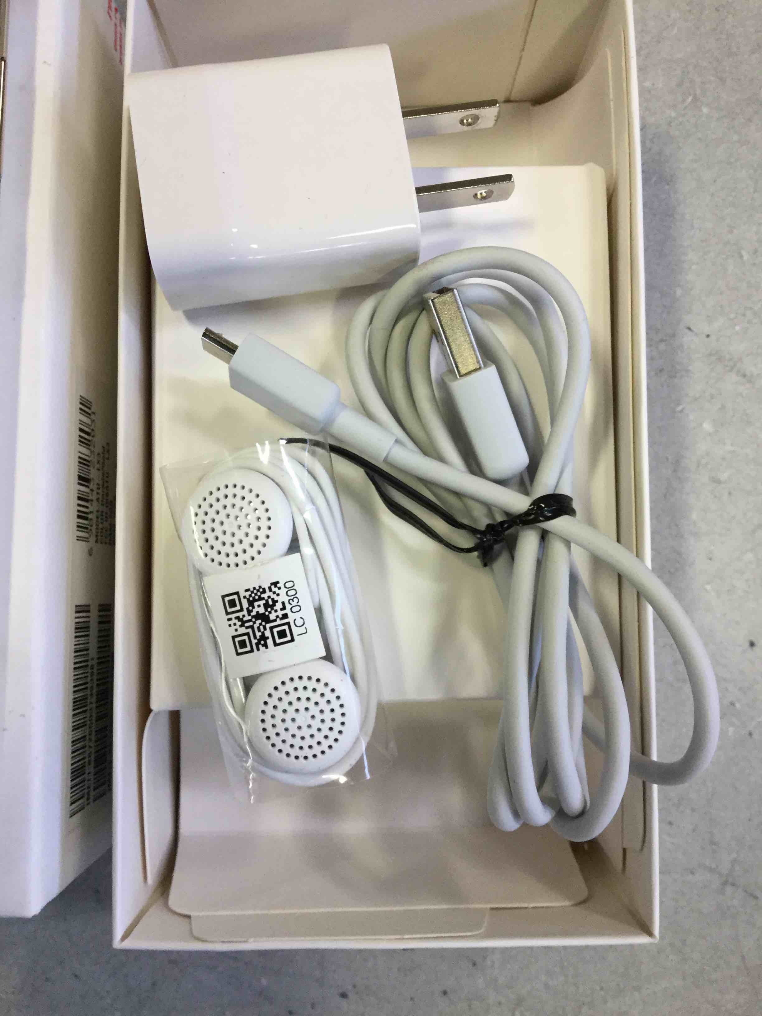 https://s3.amazonaws.com/lotting-images-prod/bidfta/RED0189102_1565965677478.jpeg