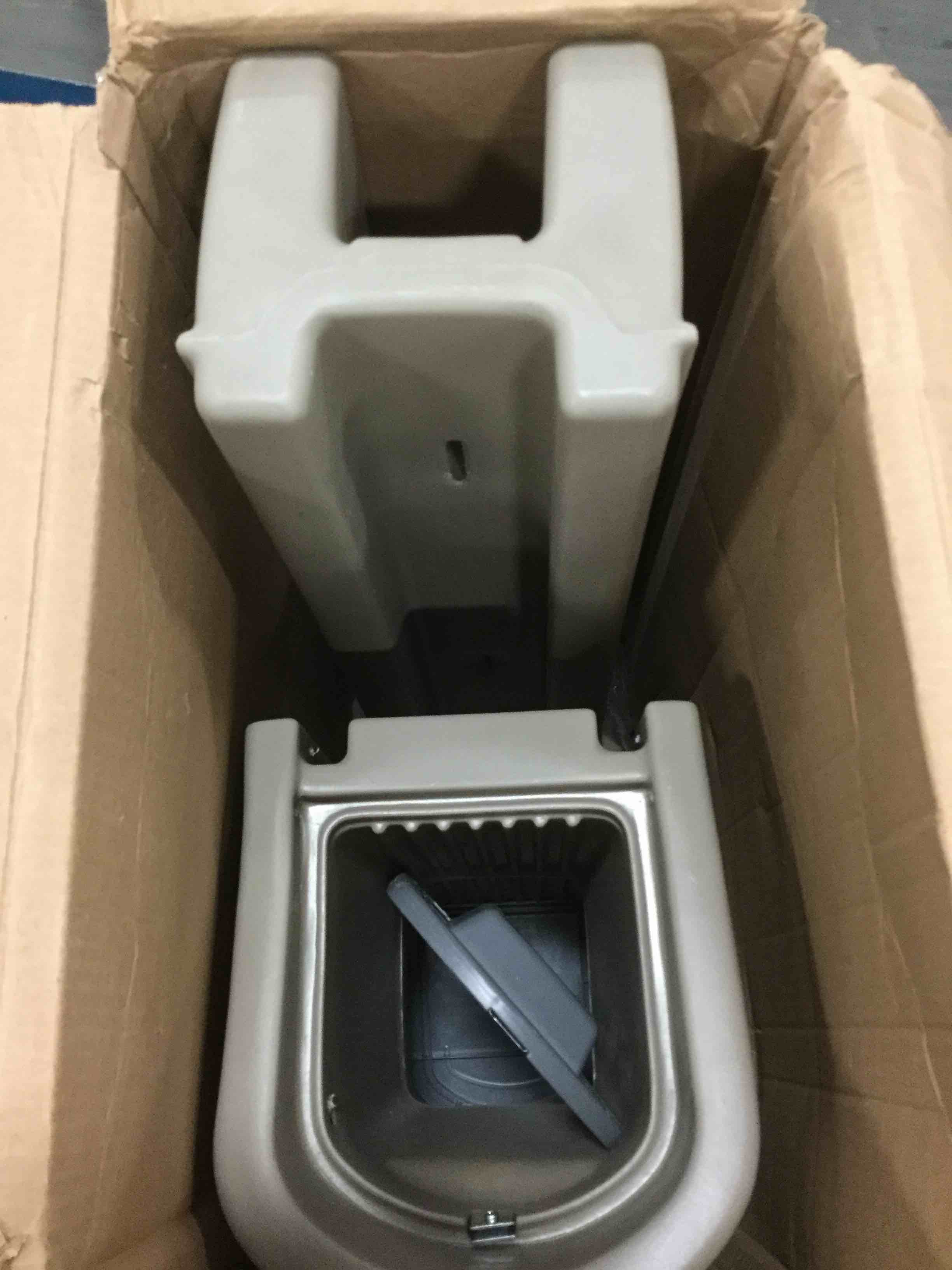 https://s3.amazonaws.com/lotting-images-prod/bidfta/RED0356795_1581950296683.jpeg