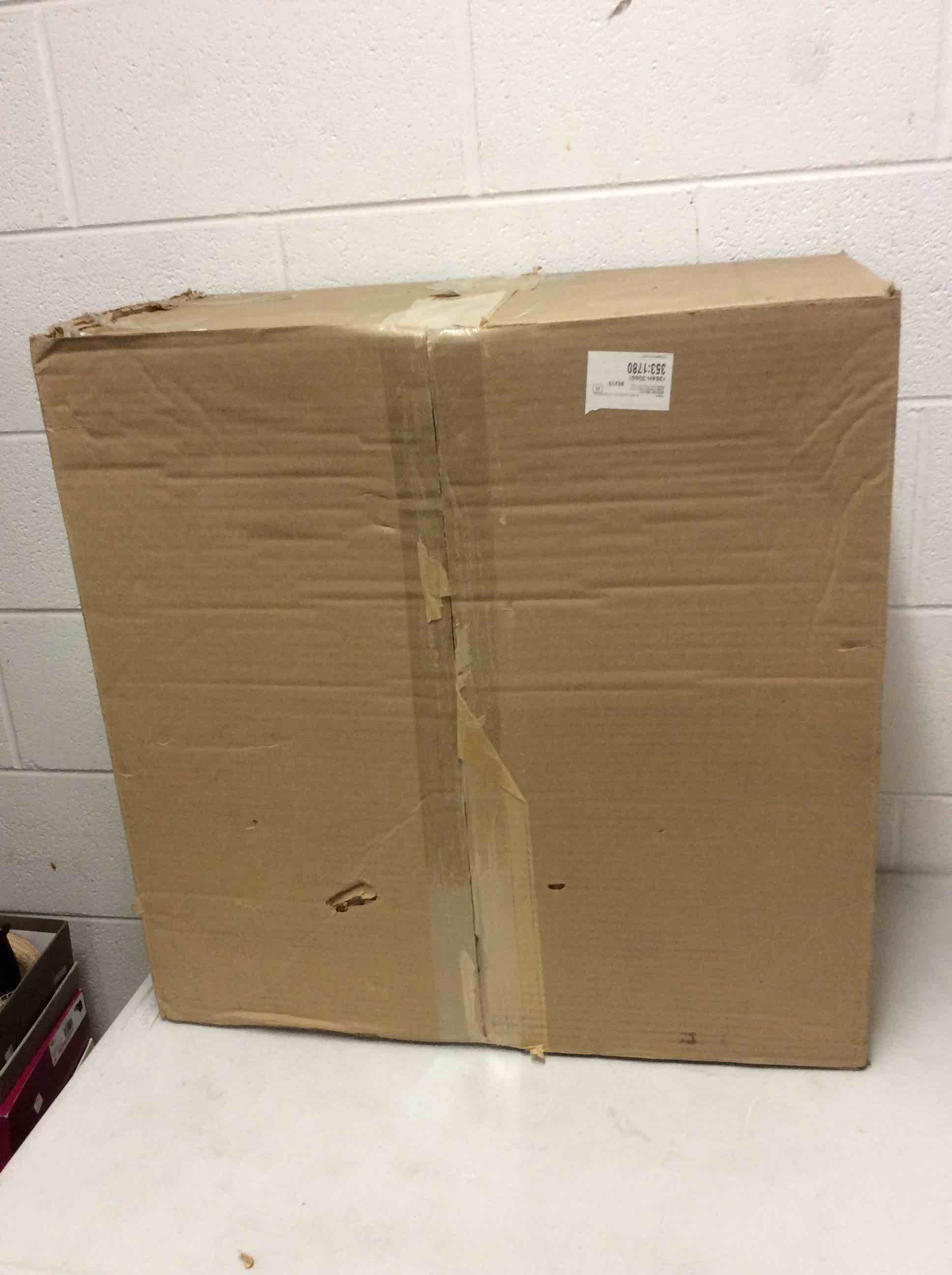 https://s3.amazonaws.com/lotting-images-prod/bidfta/RED0777951_1603120691184.jpeg