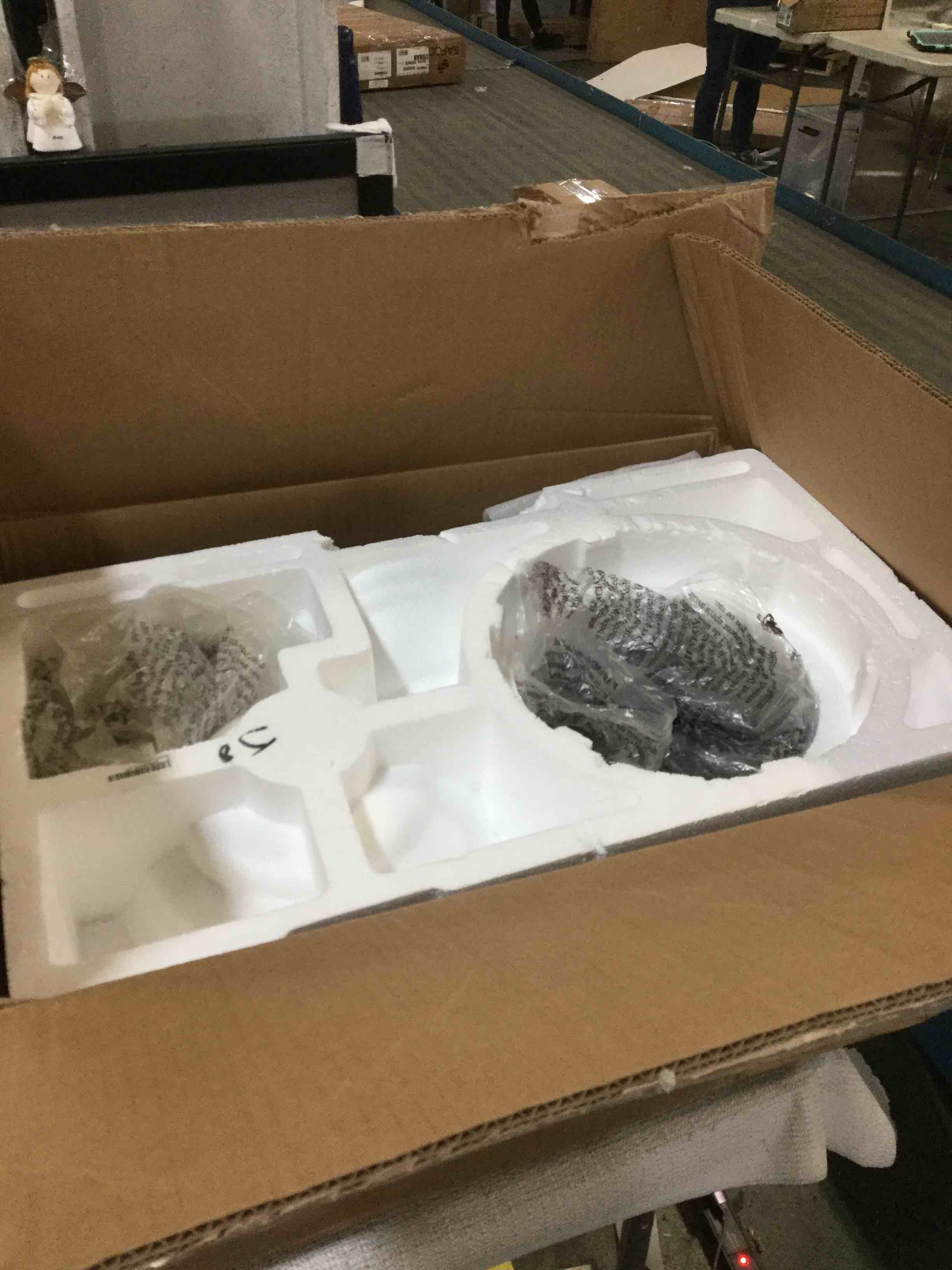 https://s3.amazonaws.com/lotting-images-prod/bidfta/RED0826970_1641926845472.jpeg