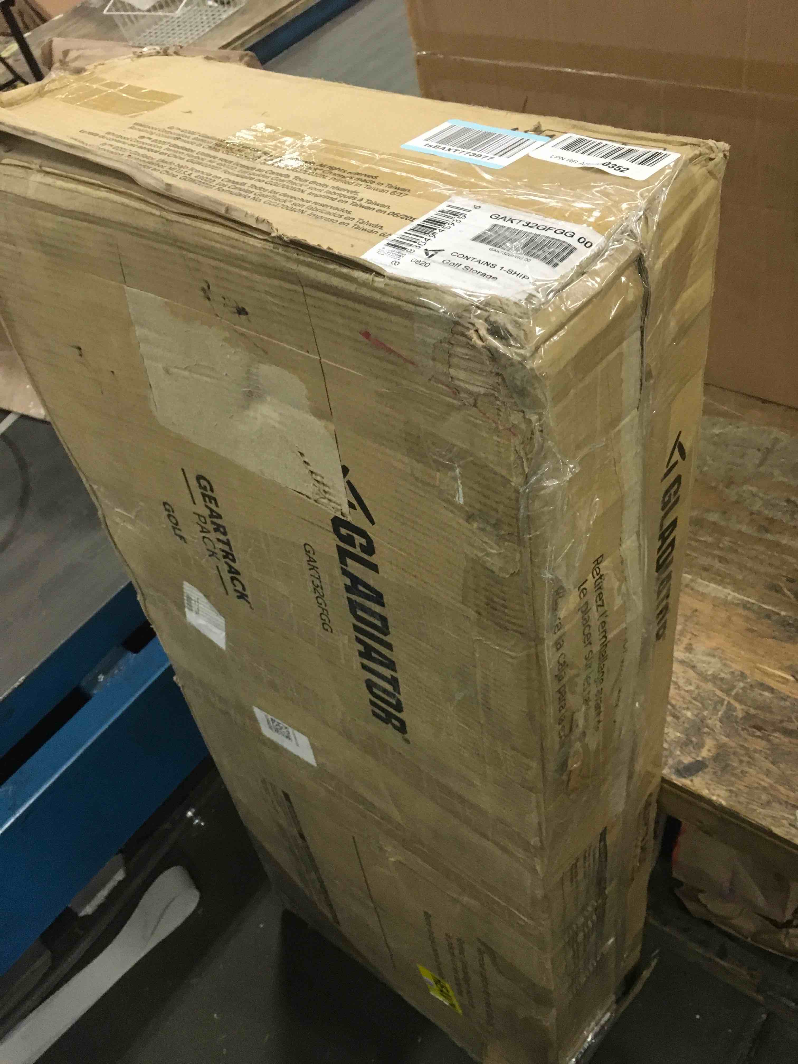 https://s3.amazonaws.com/lotting-images-prod/bidfta/RED0902229_1609951076380.jpeg