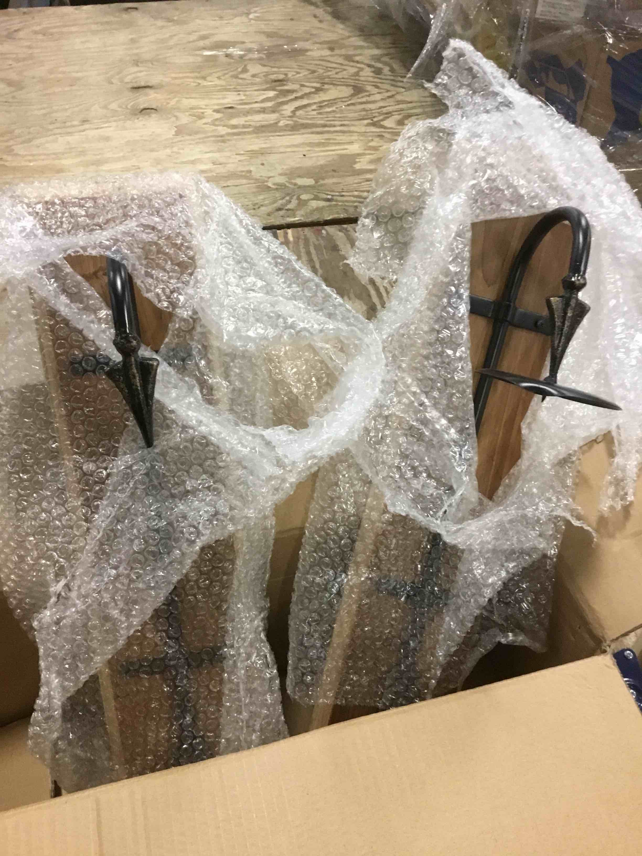 https://s3.amazonaws.com/lotting-images-prod/bidfta/RED1557324_1638799132461.jpeg