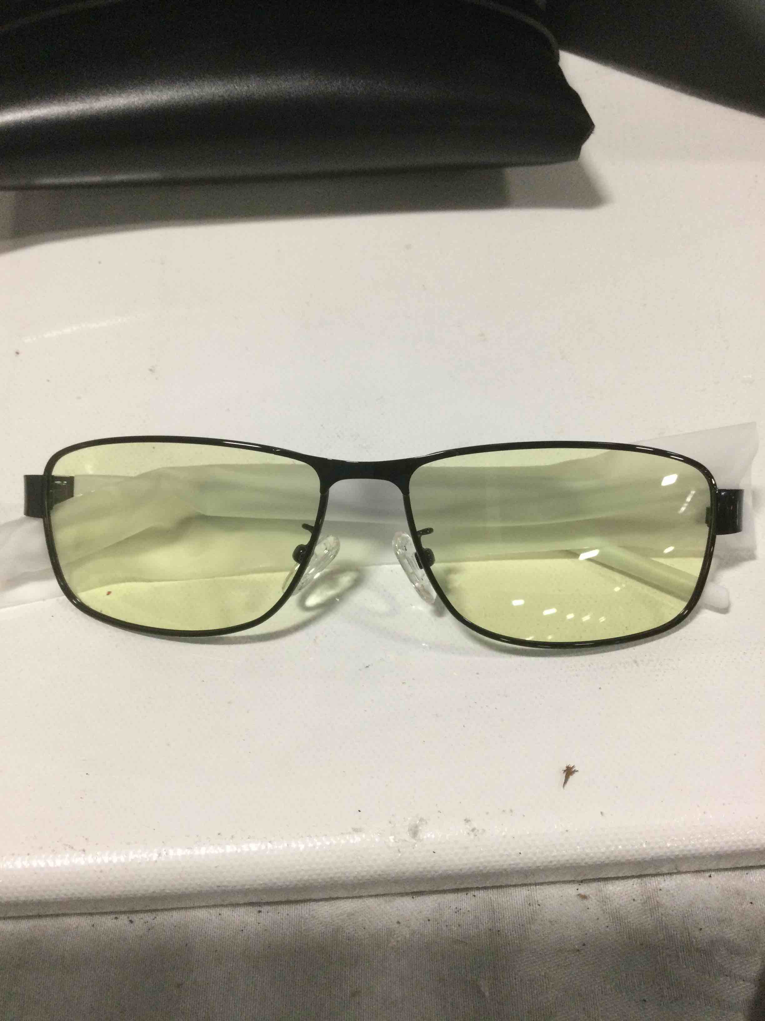 Polarized Glasses With Leather Carry Case MAB0019C1 Black