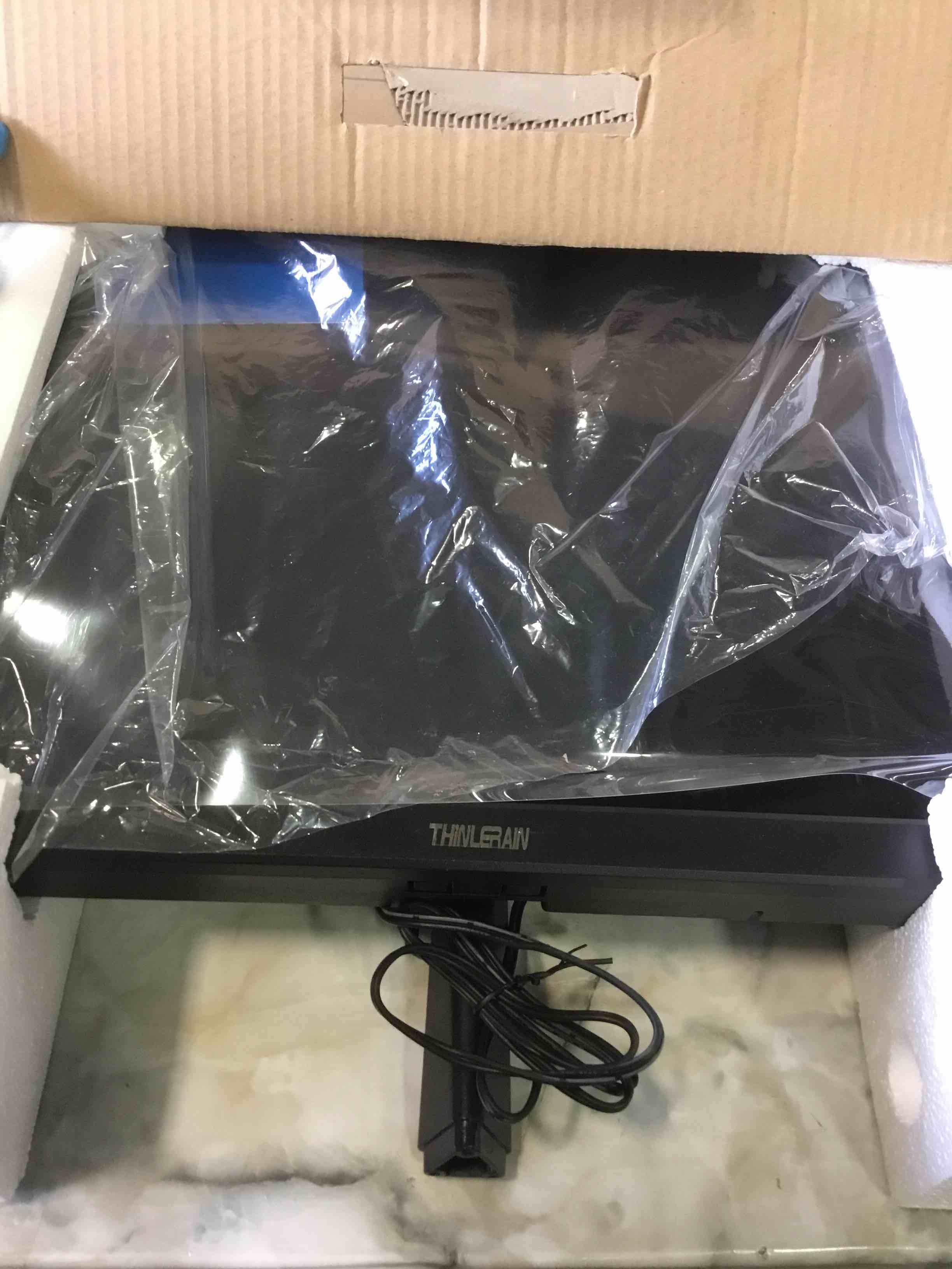 https://s3.amazonaws.com/lotting-images-prod/bidfta/RED1744951_1646941004665.jpeg
