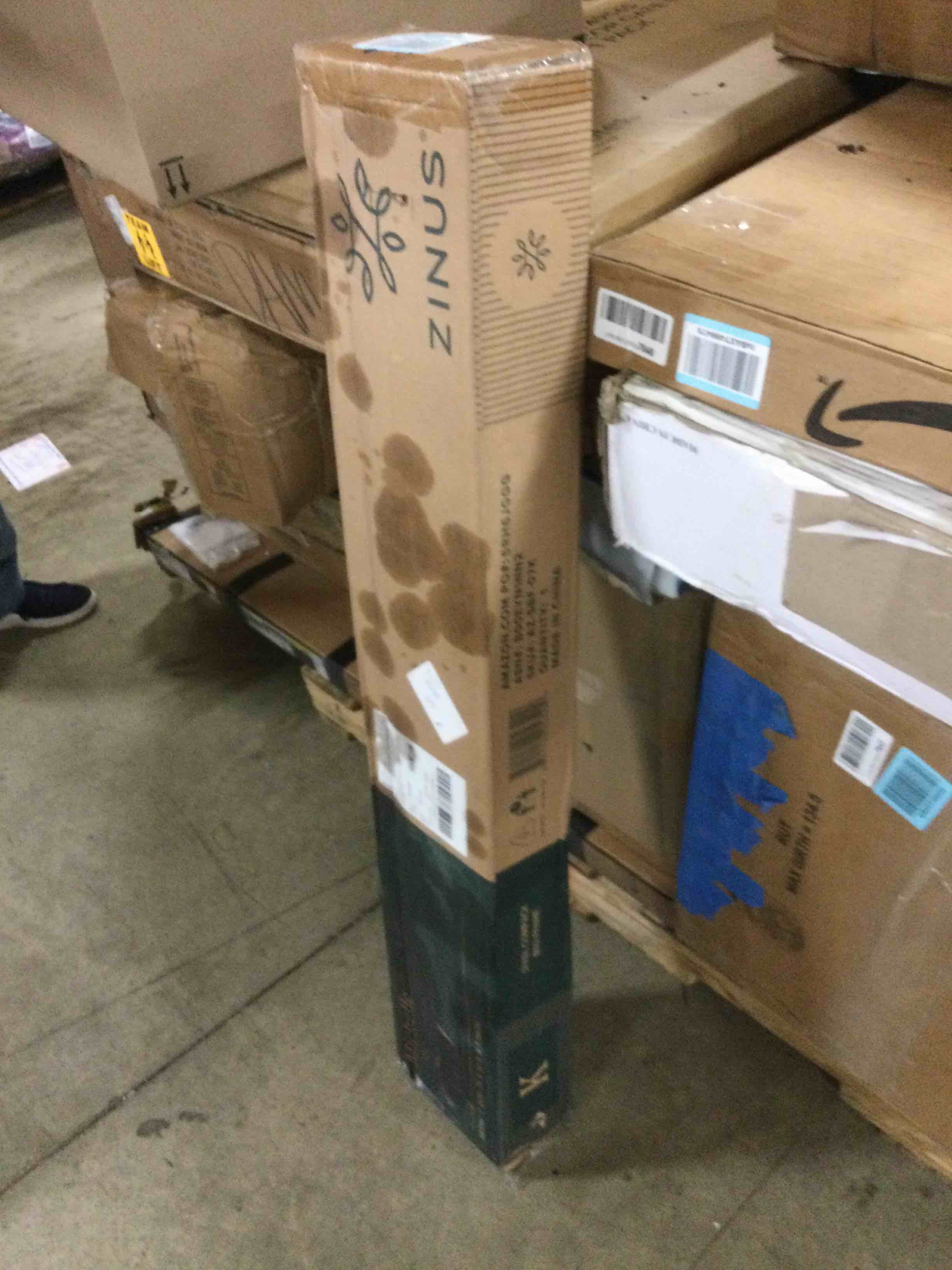 https://s3.amazonaws.com/lotting-images-prod/bidfta/RED1788303_1649347356036.jpeg