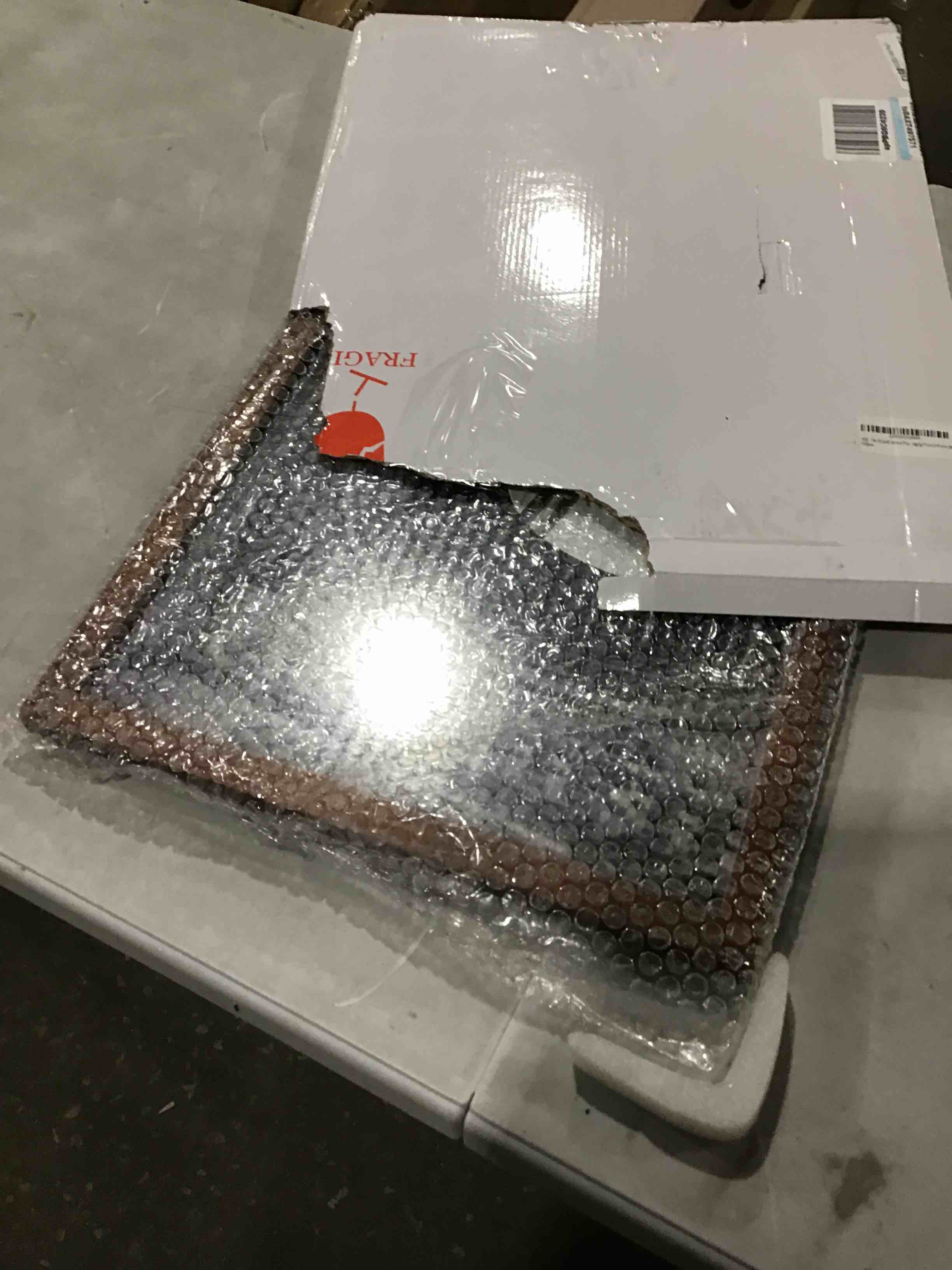 https://s3.amazonaws.com/lotting-images-prod/bidfta/RED2038582_1643223774163.jpeg