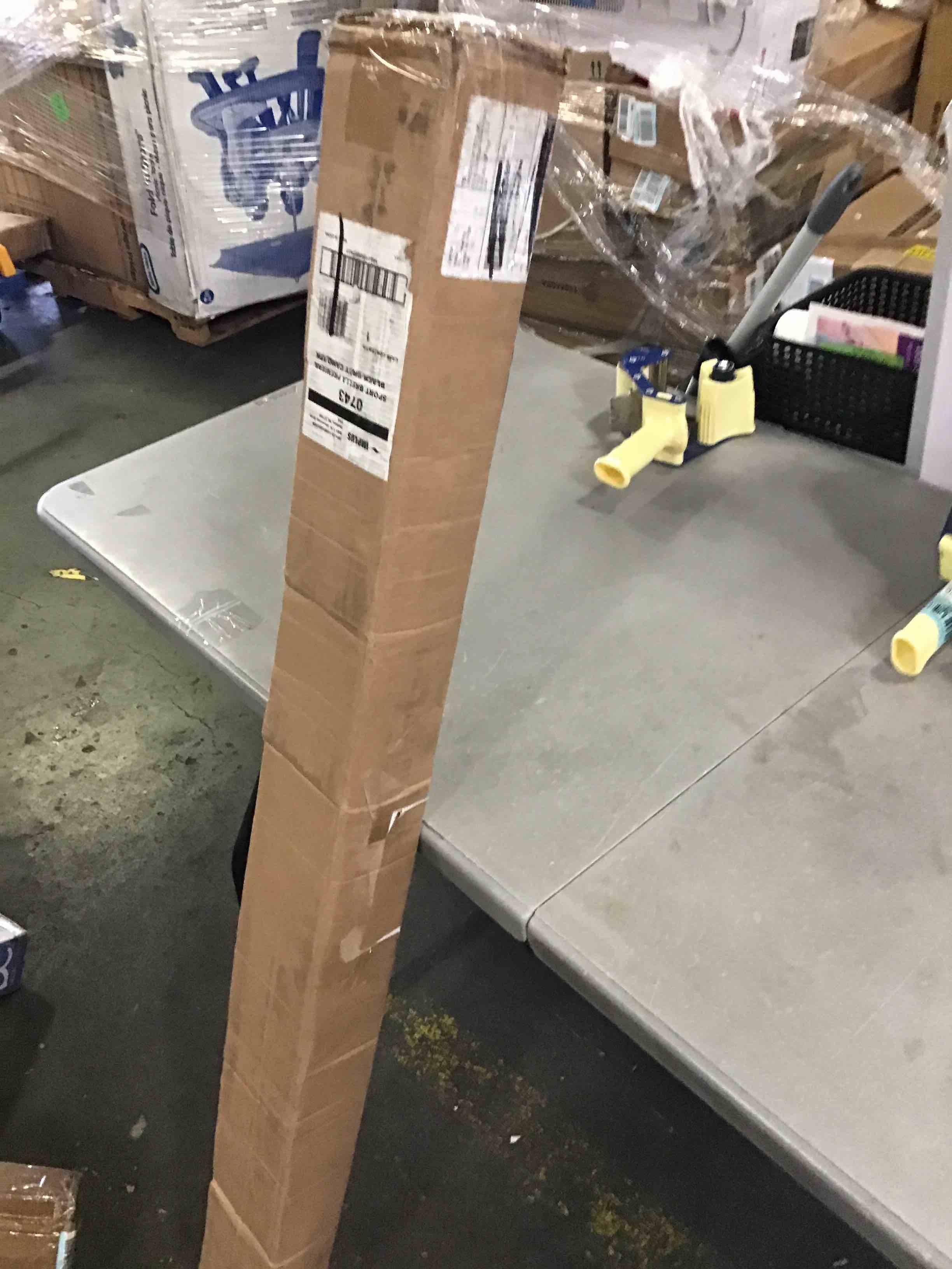 https://s3.amazonaws.com/lotting-images-prod/bidfta/RED2076357_1688745765317.jpeg