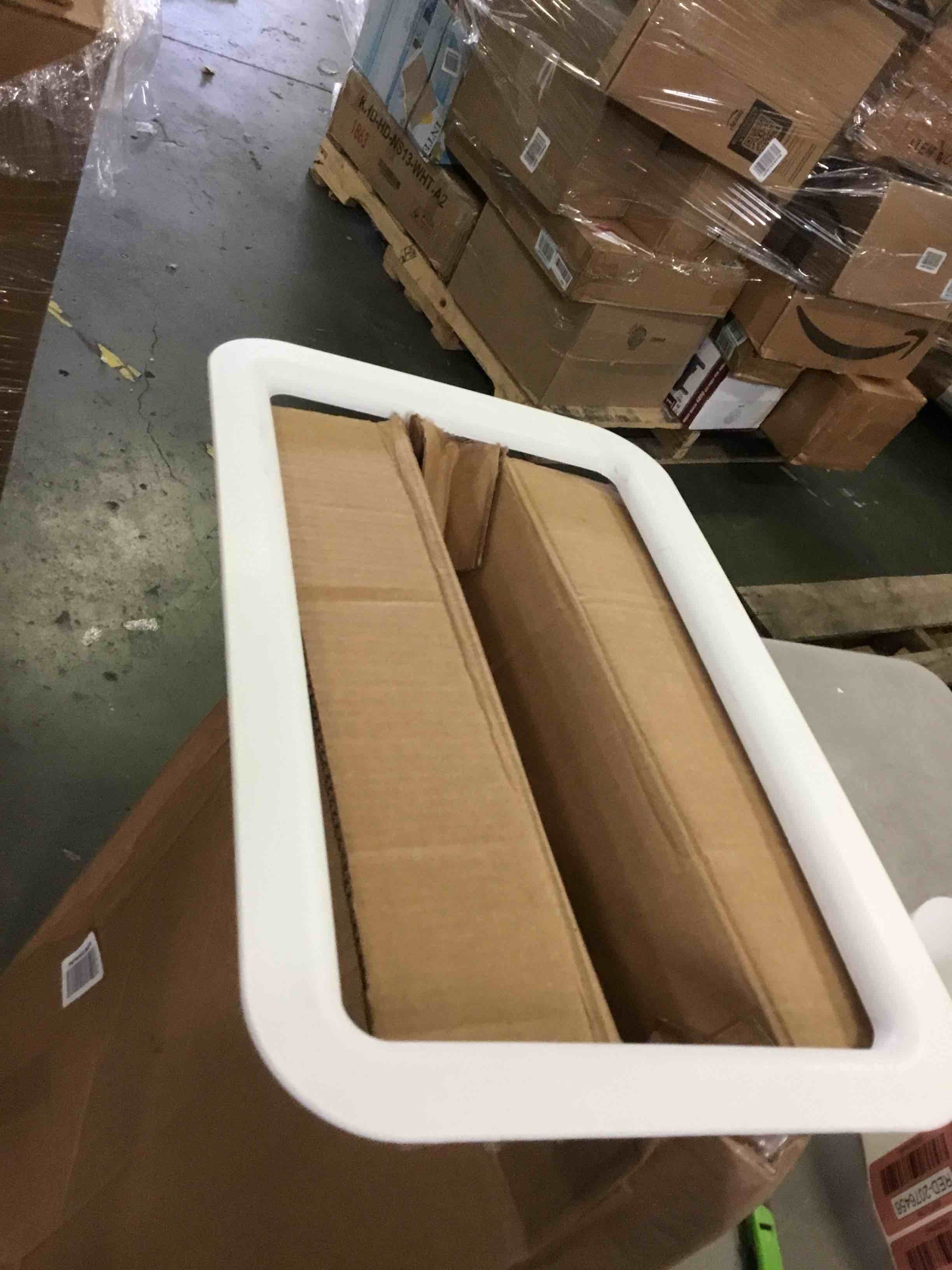 https://s3.amazonaws.com/lotting-images-prod/bidfta/RED2076456_1689104039817.jpeg