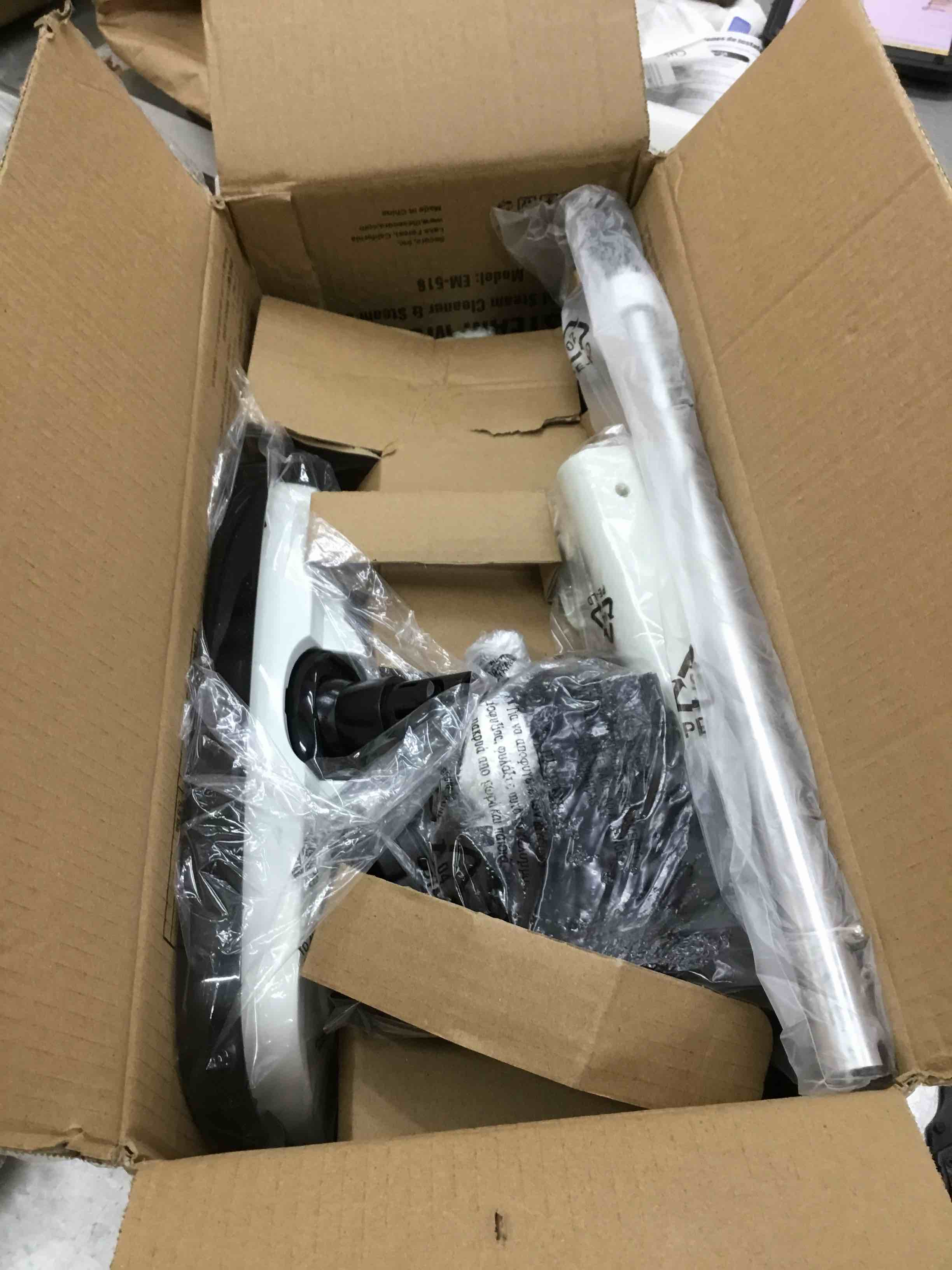 https://s3.amazonaws.com/lotting-images-prod/bidfta/RED2189703_1654285717607.jpeg
