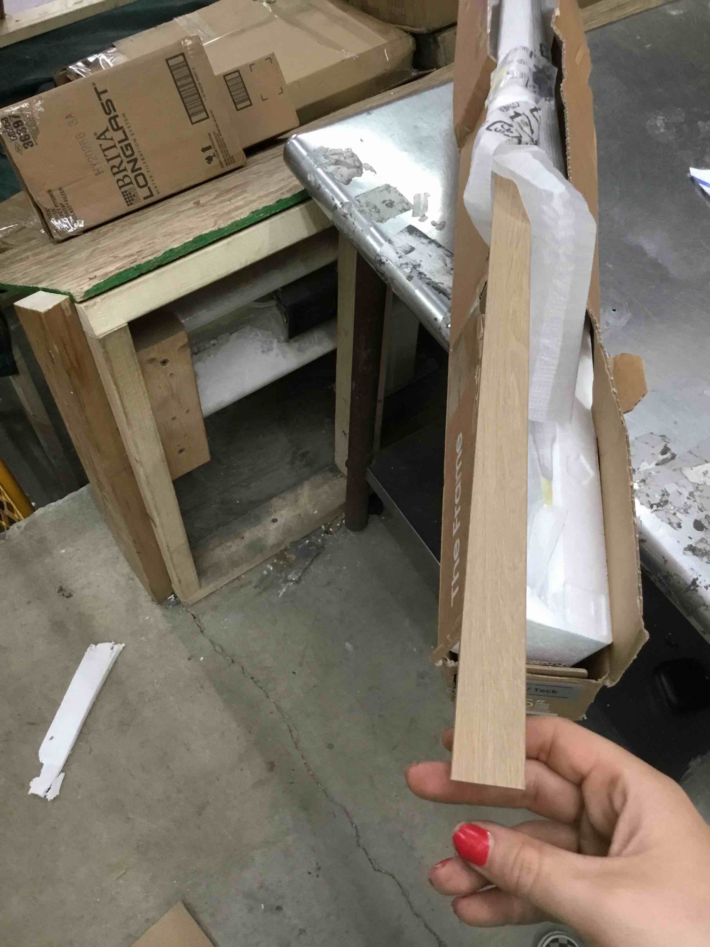 https://s3.amazonaws.com/lotting-images-prod/bidfta/RED2191434_1654280628825.jpeg