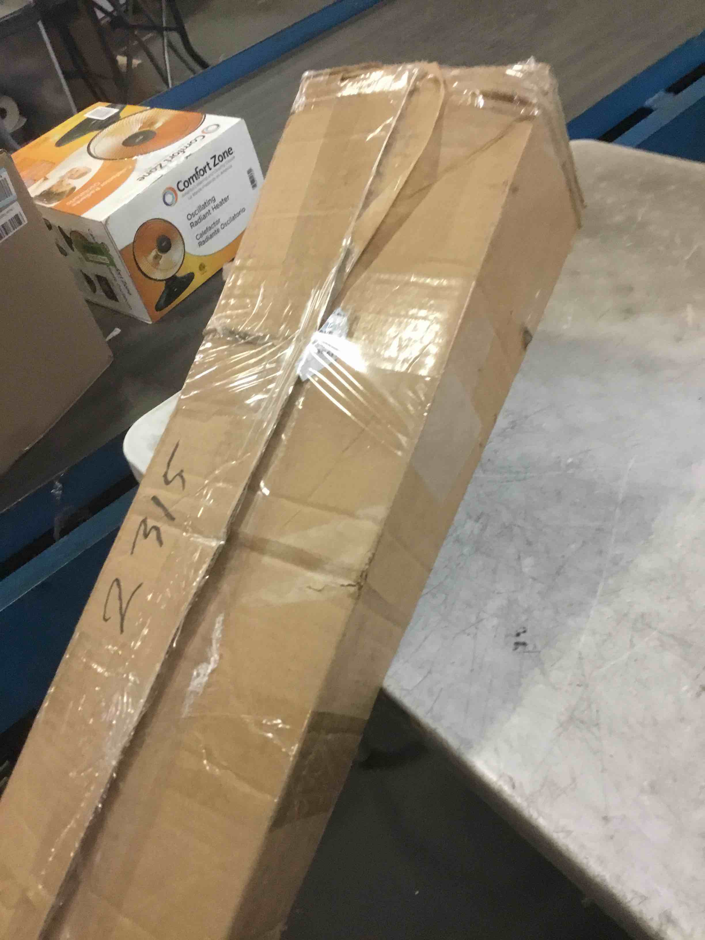 https://s3.amazonaws.com/lotting-images-prod/bidfta/RED2260268_1651245794197.jpeg