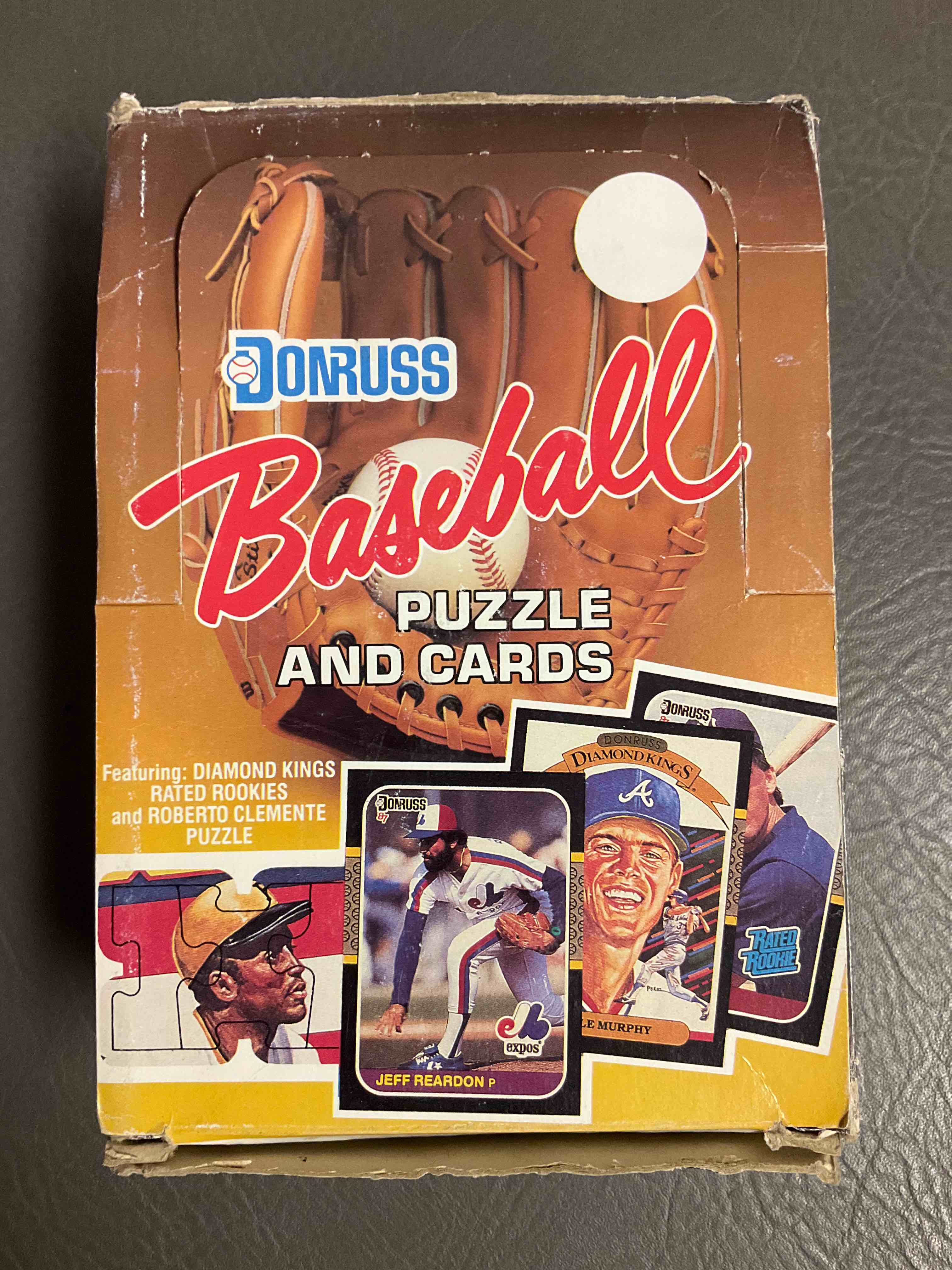 Absolutely Loaded! 1987 Donruss Baseball Unopened Wax Pack, Direct From Original Retail Case. This Year Is Loaded With Rookies! Search For Rookies From Greg Maddox, Barry Bonds, Bo Jackson & More! Getting Very Hard To Find!