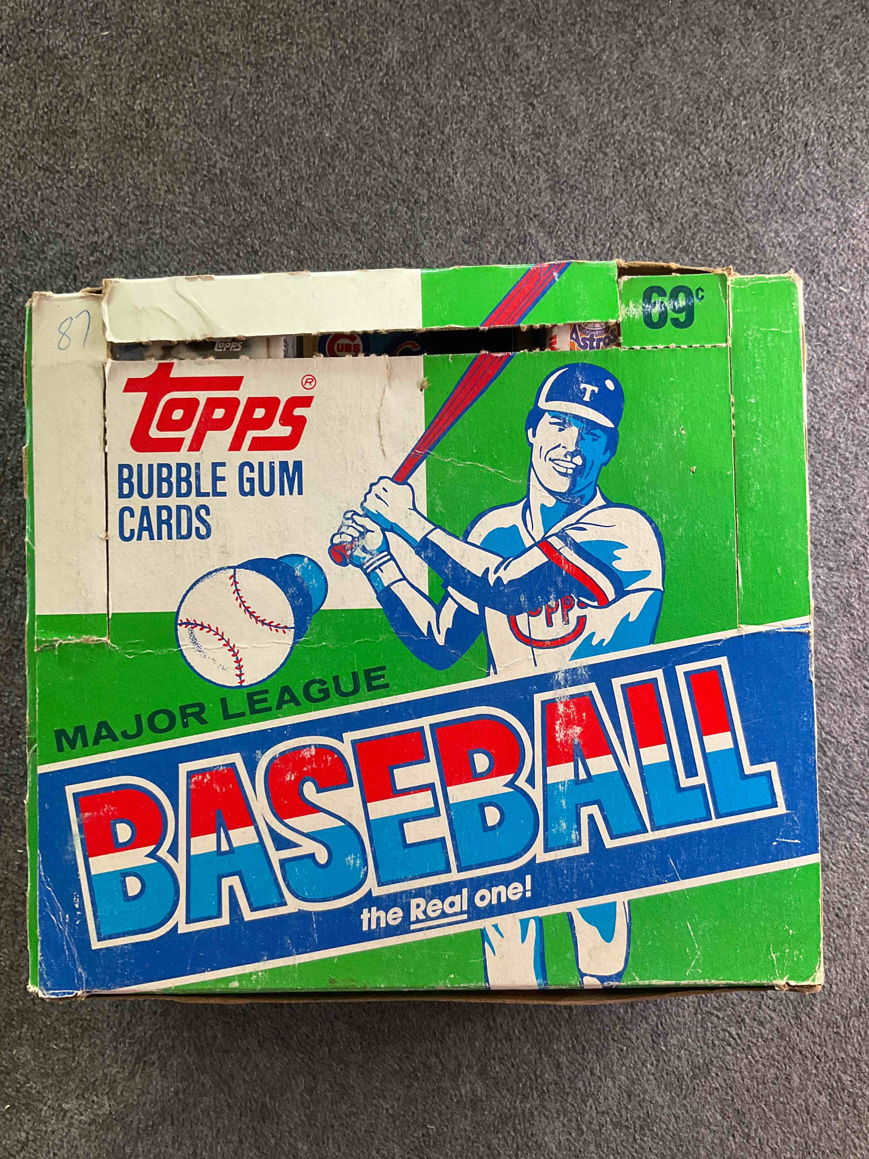Loaded, Loaded, Loaded! 1987 Topps Baseball 31 Card Cello Pack- Now Here's Something You'll Hardly Ever Find... Our Buyers Were So Excited To Find These! 1987 Topps Baseball Is A Loaded Year With Rookie Cards From Barry Bonds (PSA 10 $300+), Bo Jackson, Jose Canseco & More! 31 Card Cello Packs From This Year Are Super Rare! Excellent Condition Direct From Original Retail Case!