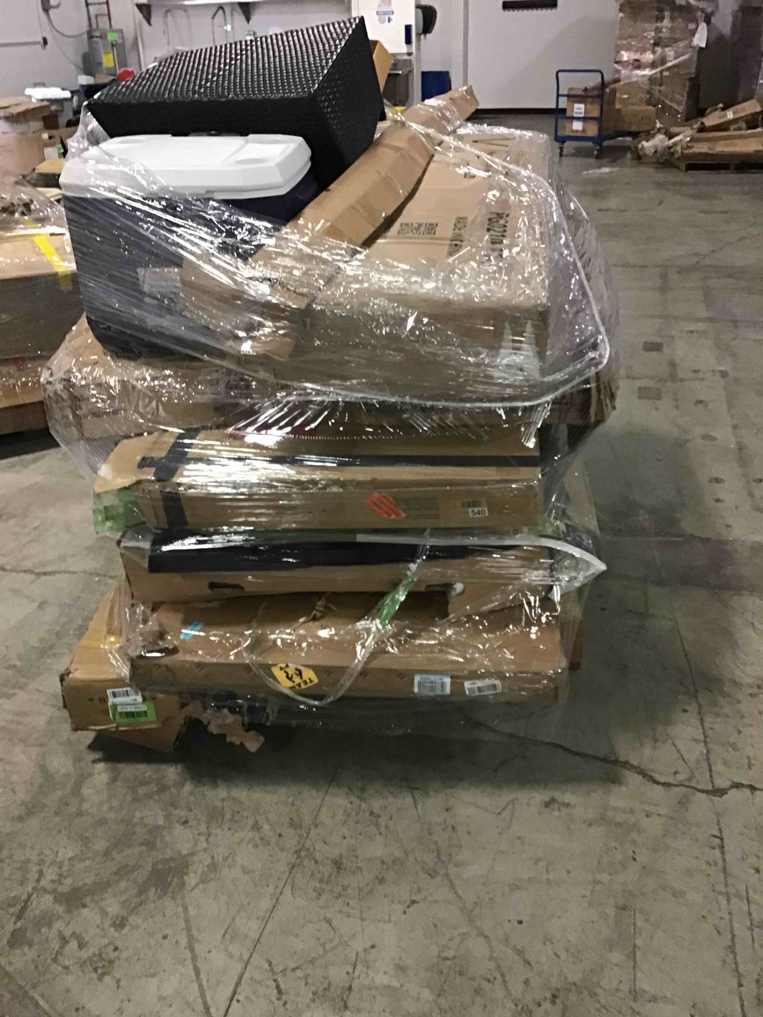 https://s3.amazonaws.com/lotting-images-prod/bidfta/RED2316353_1689777420939.jpeg